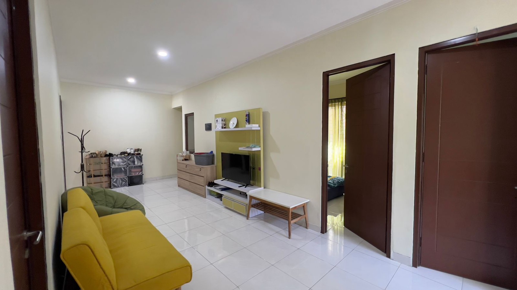 Posisi HOOK Semi Furnished!! Rumah Cantik 2 Lantai Siap Huni dalam Cluster @Bintaro -Sektor 9