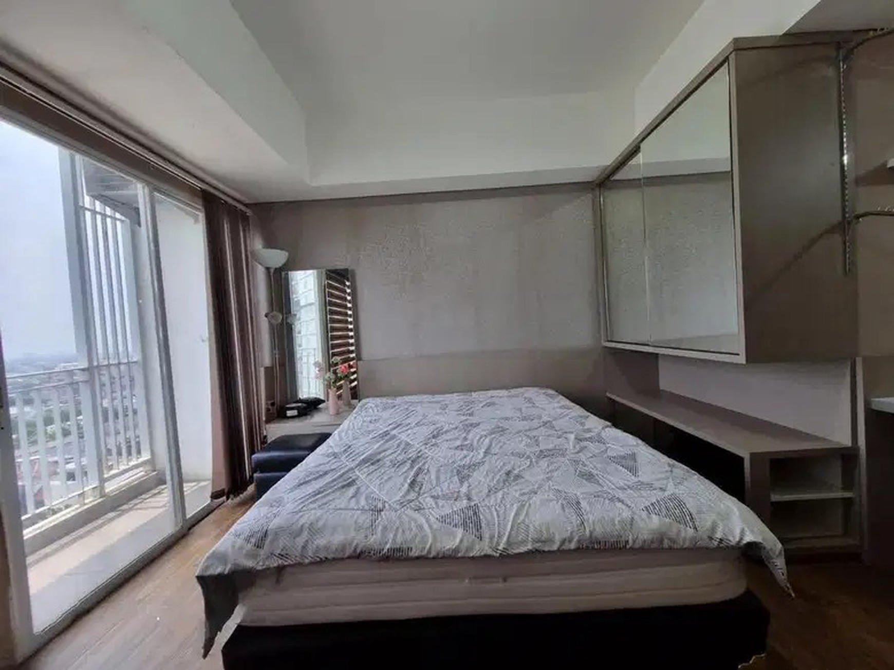 Apartemen Full Furnished Lokasi Strategis di Apartemen Altiz