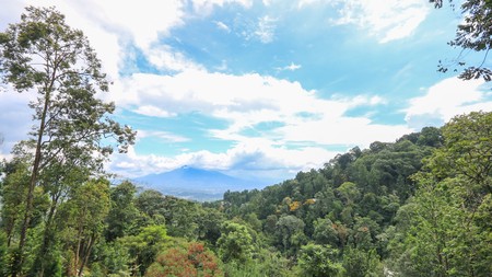 VILLA SIAP HUNI, VIEW TERBAIK DI VILLA MEGA INDAH, MEGA MENDUNG, PUNCAK, AKSES MUDAH DARI SENTUL CITY, BOGOR 