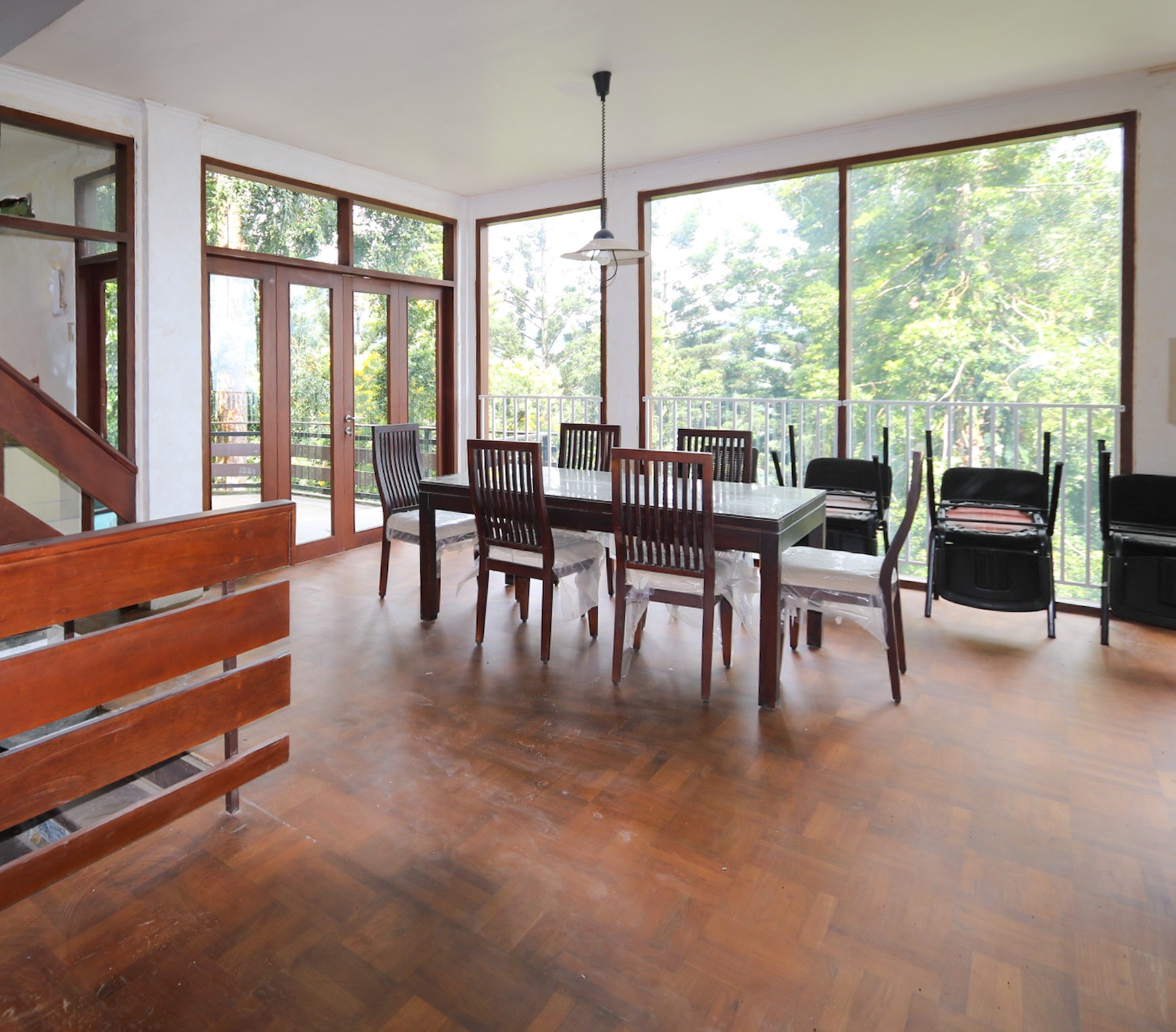 VILLA SIAP HUNI, VIEW TERBAIK DI VILLA MEGA INDAH, MEGA MENDUNG, PUNCAK, AKSES MUDAH DARI SENTUL CITY, BOGOR