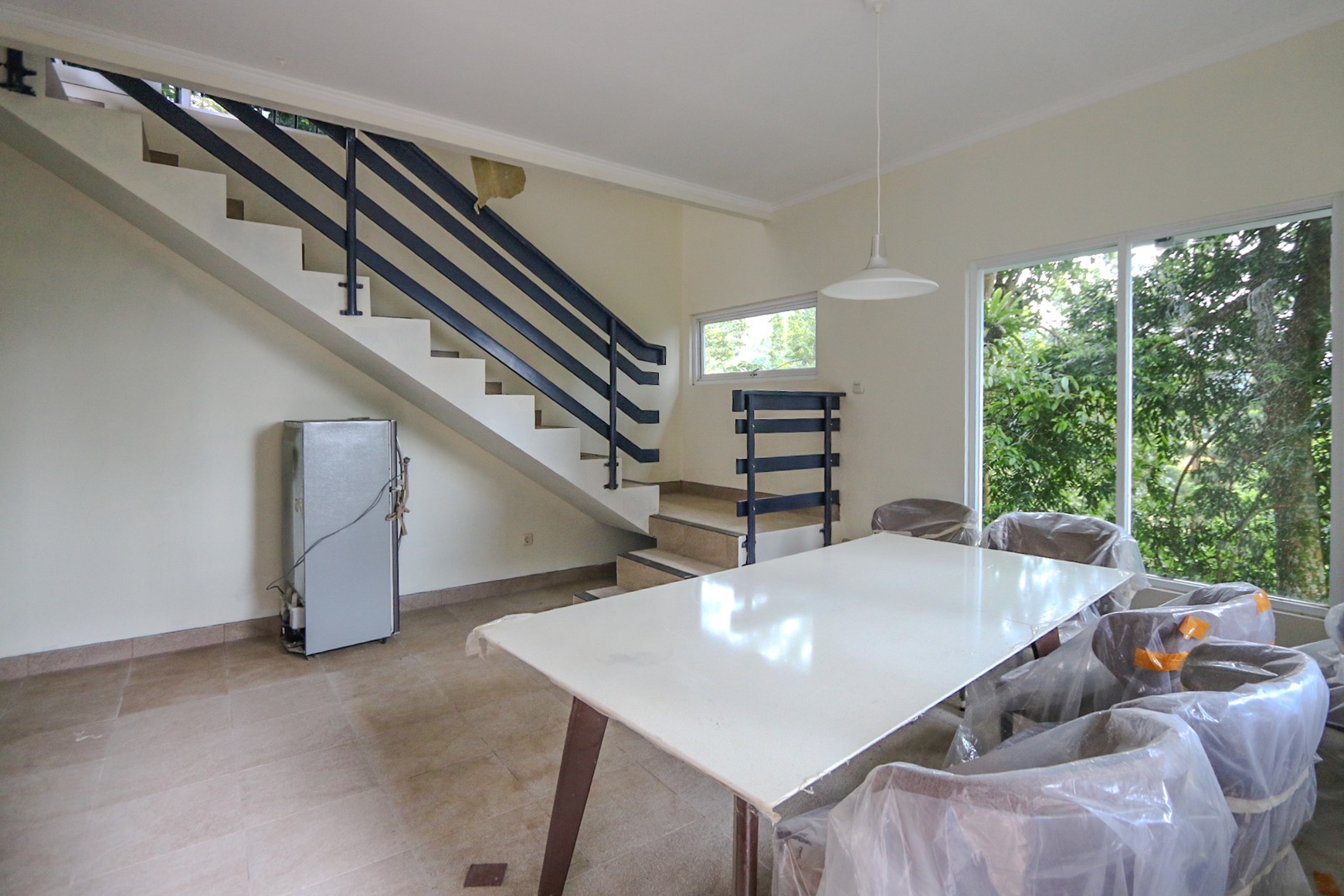 VILLA SIAP HUNI, VIEW TERBAIK DI VILLA MEGA INDAH, MEGA MENDUNG, PUNCAK, AKSES MUDAH DARI SENTUL CITY, BOGOR