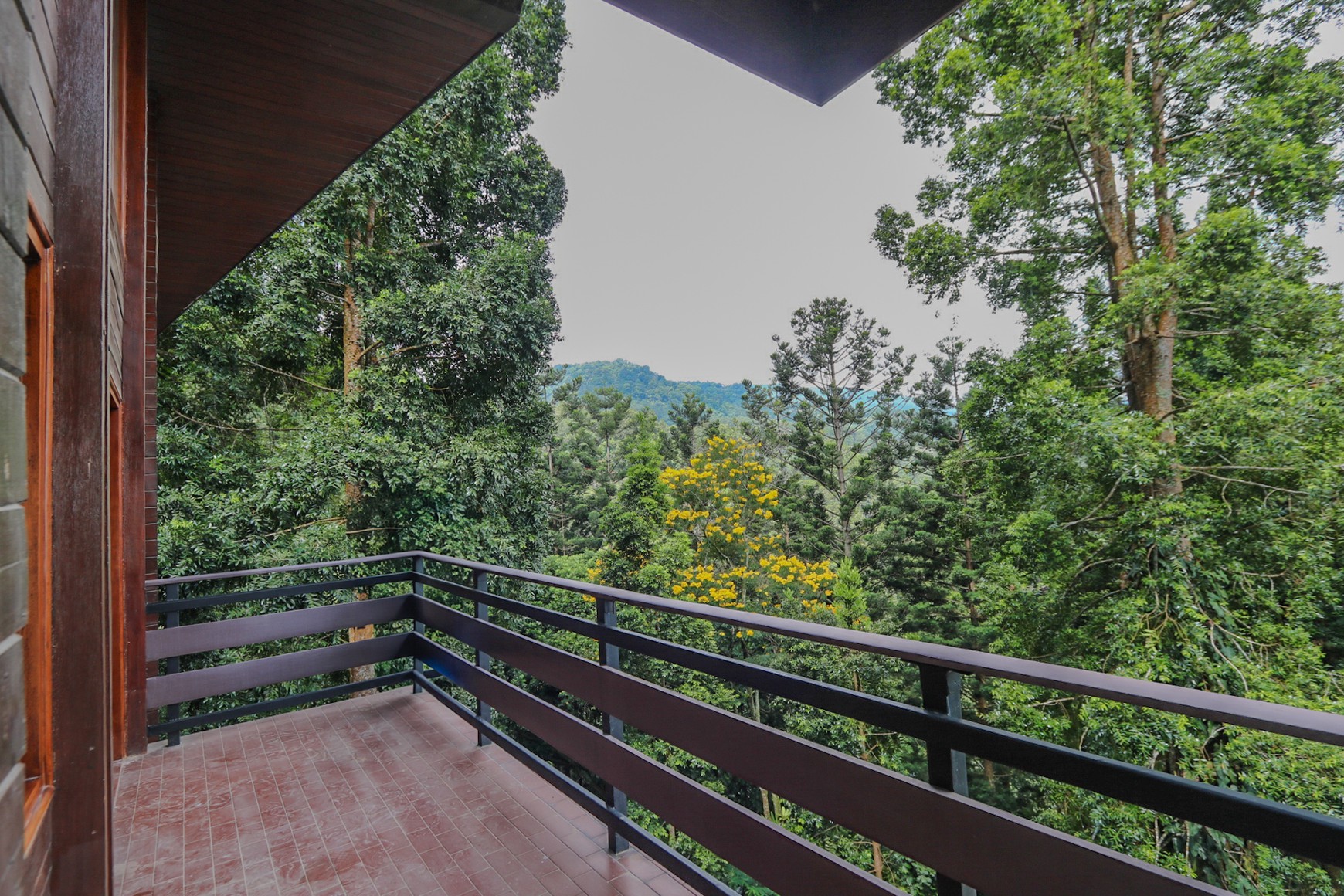 VILLA SIAP HUNI, VIEW TERBAIK DI VILLA MEGA INDAH, MEGA MENDUNG, PUNCAK, AKSES MUDAH DARI SENTUL CITY, BOGOR