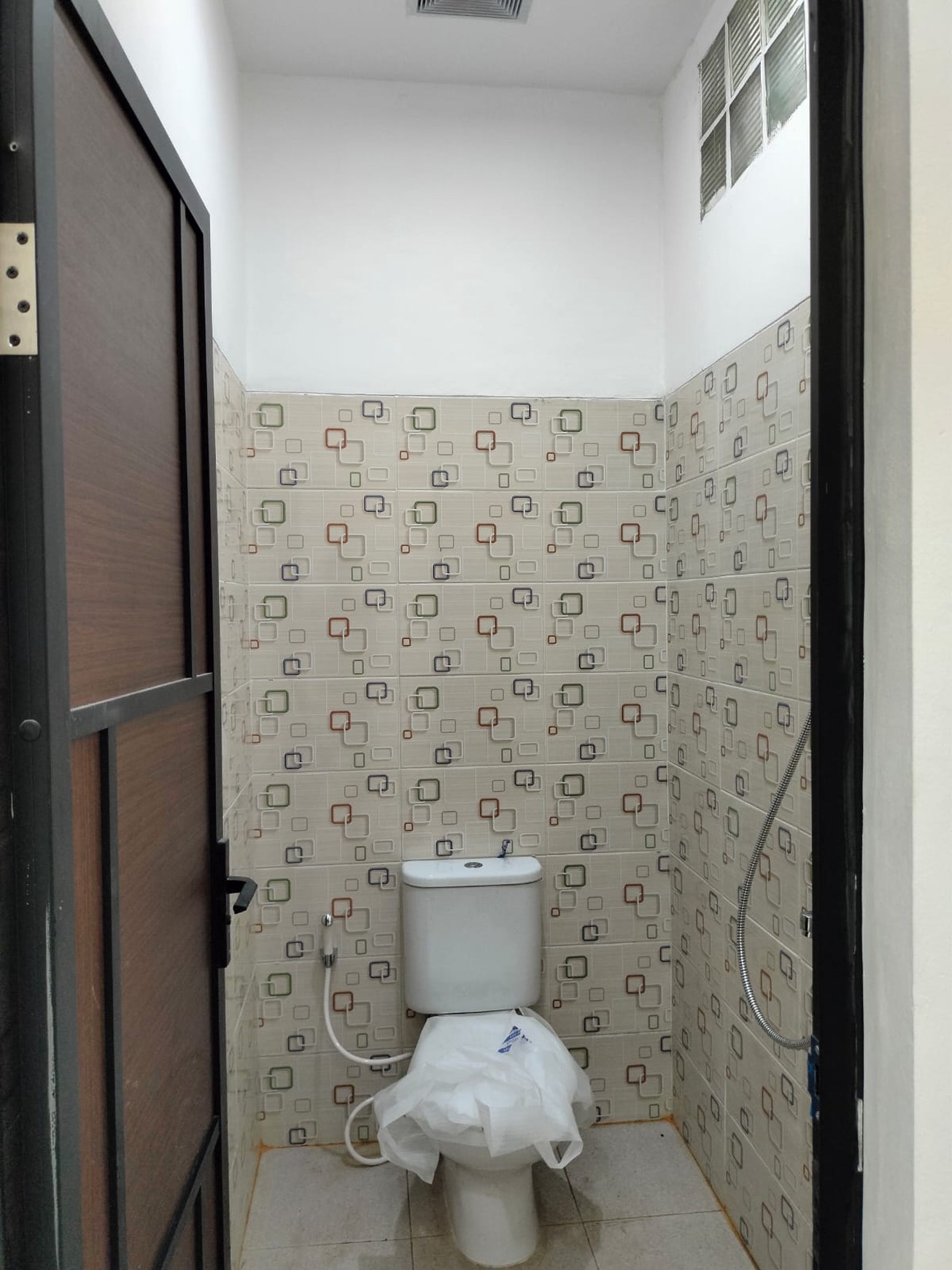 Disewakan Rumah Luas Lokasi Strategis Cocok Untuk Usaha @Buah Batu, Bandung