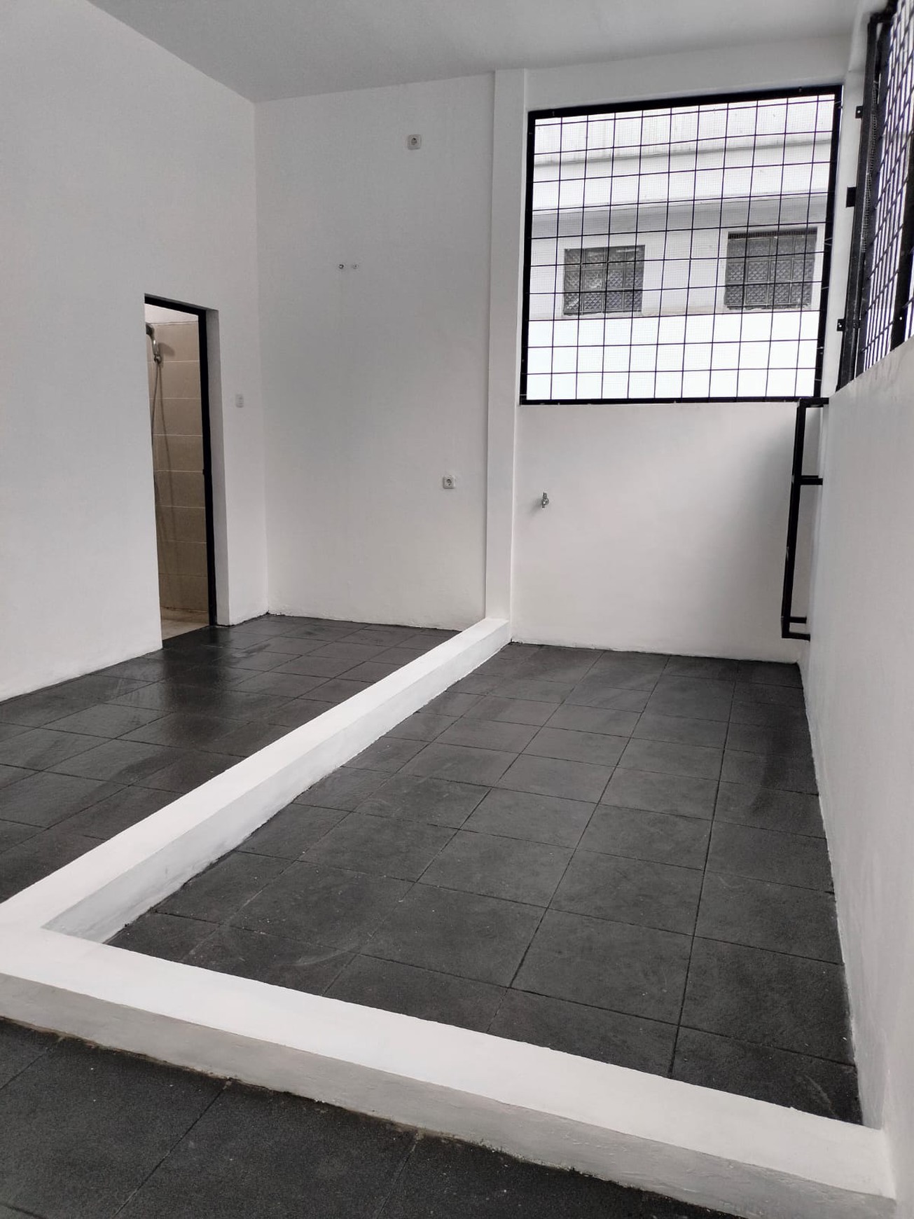 Disewakan Rumah Luas Lokasi Strategis Cocok Untuk Usaha @Buah Batu, Bandung