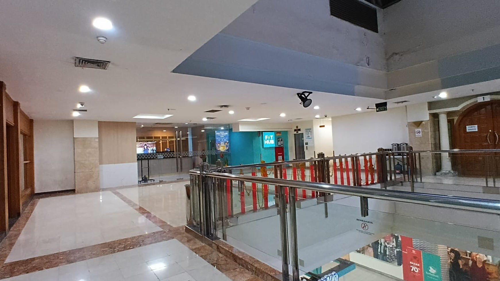 Ruang Usaha Strategis di Mall Ambasador, Lantai 5 - Siap Pakai