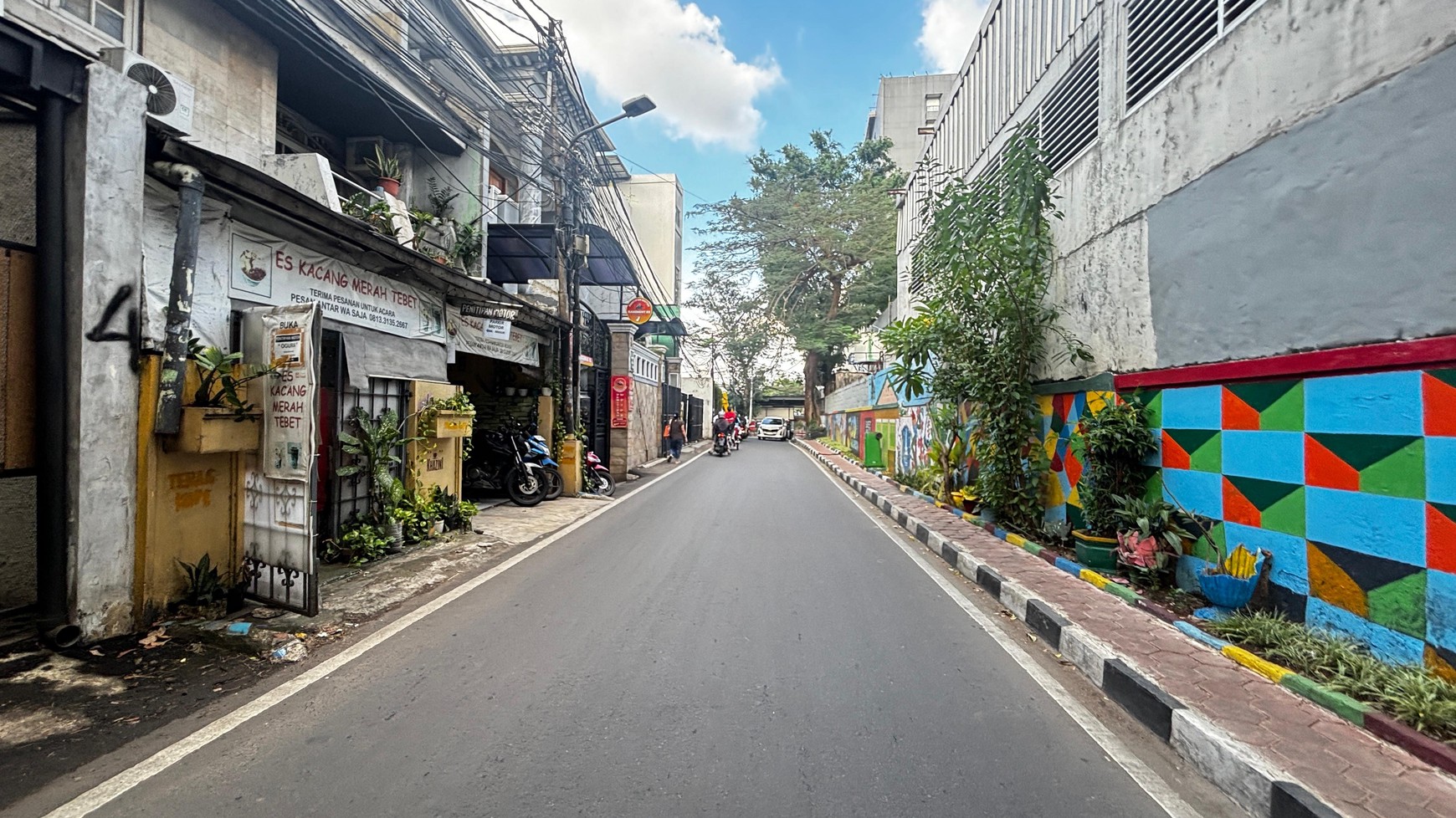 Rumah 2 Lantai Akses Jalan 2 Mobil Di Tebet Timur, Strategis, Dan 50 Meter Dari St. KA Cawang