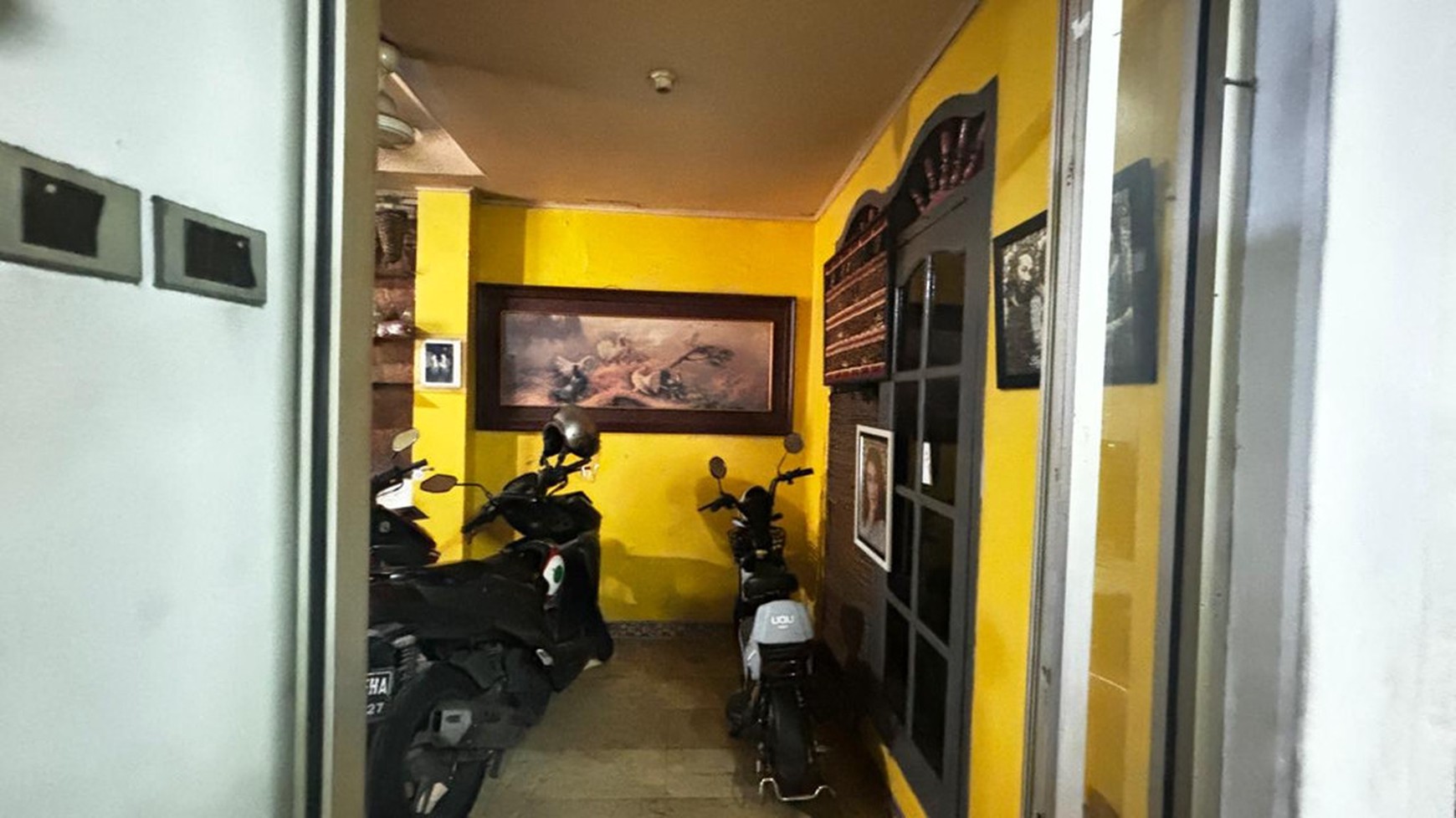 Rumah 2 Lantai Akses Jalan 2 Mobil Di Tebet Timur, Strategis, Dan 50 Meter Dari St. KA Cawang