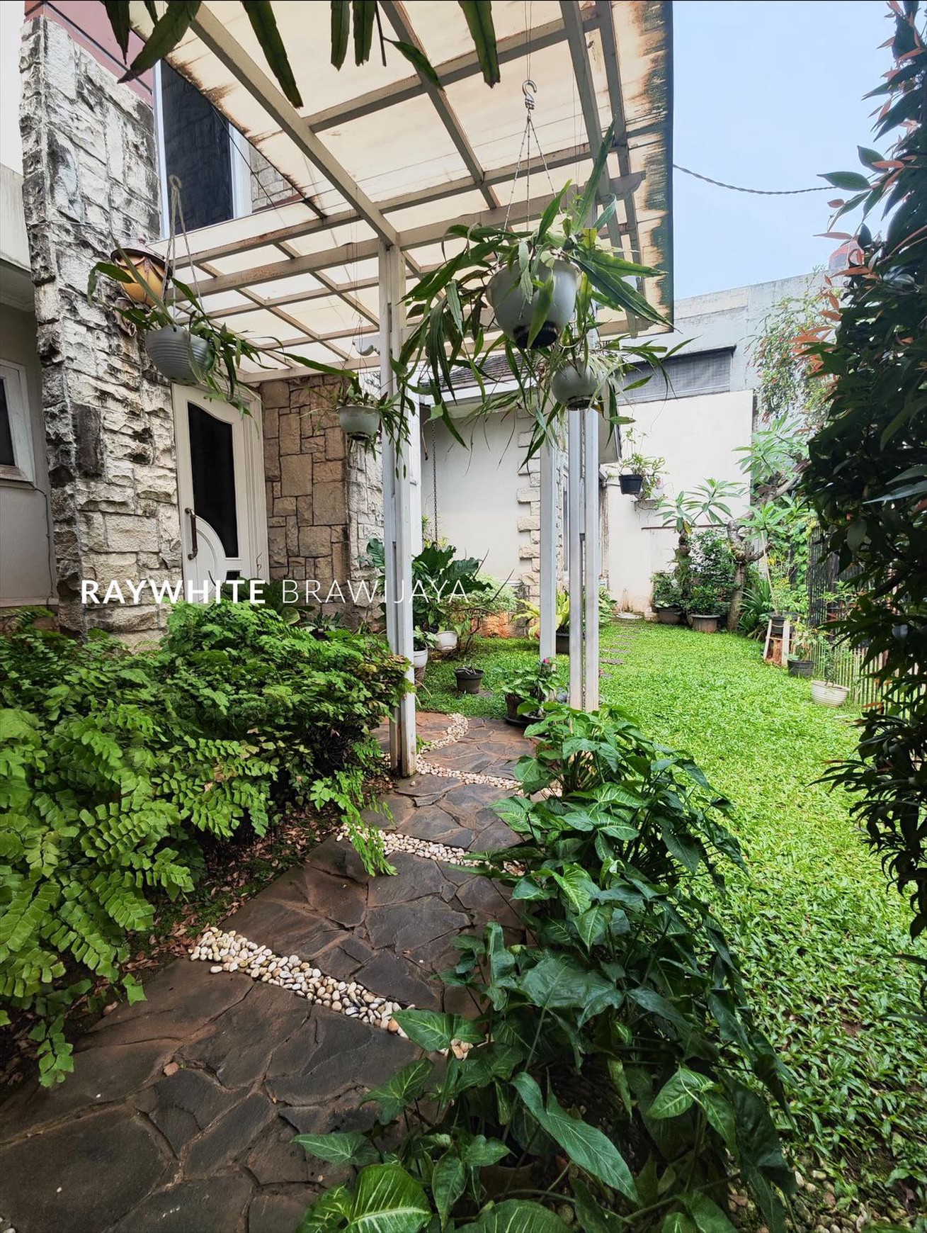 Rumah Dalam Perumahan Nyaman dan Tenang Area Bintaro Rempoa