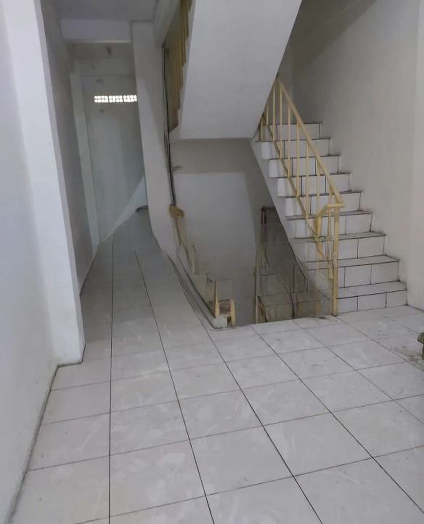 Dijual / Disewakan Ruko Strategis di Raya Rungkut Kidul, Surabaya