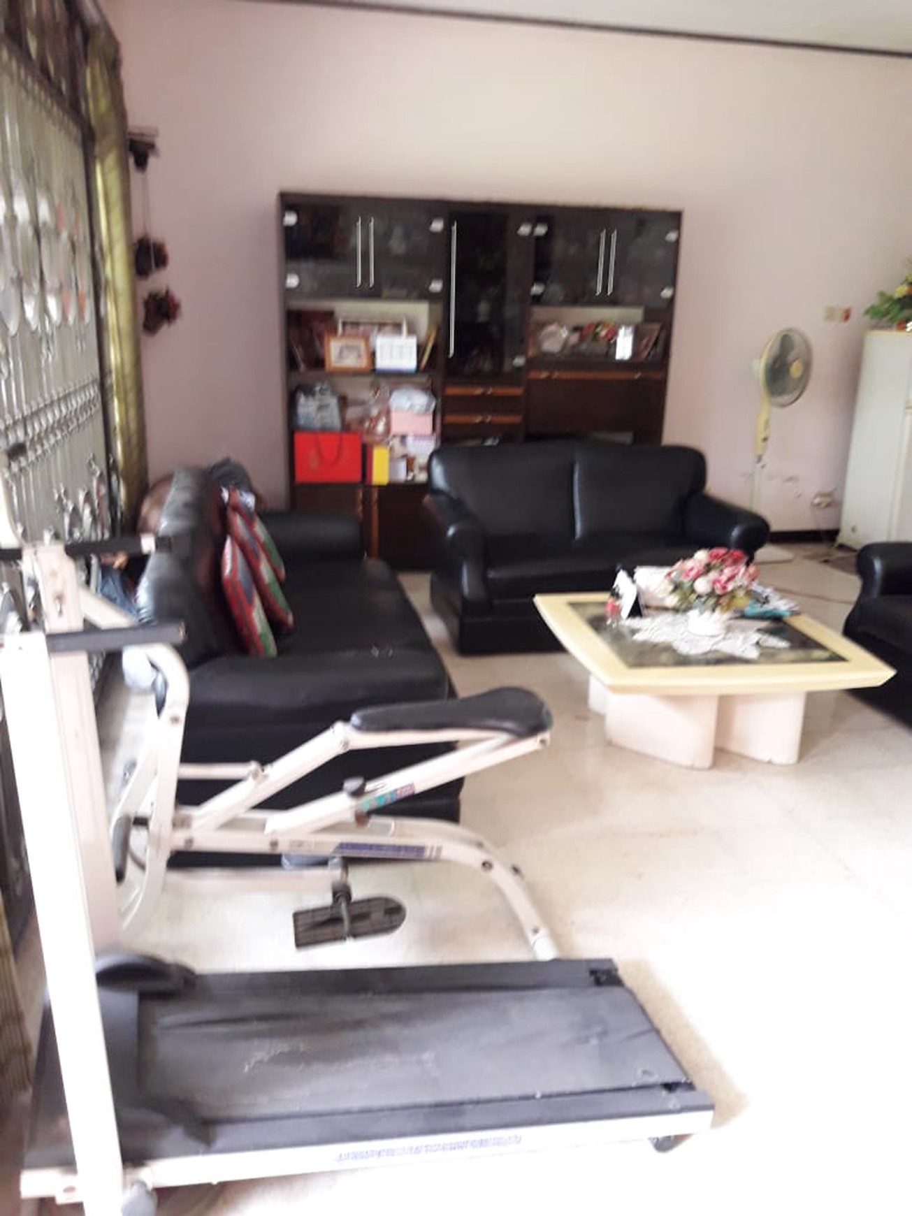 Dijual Cepat Rumah Luas Siap Huni Lokasi Di Darmo Harapan Surabaya