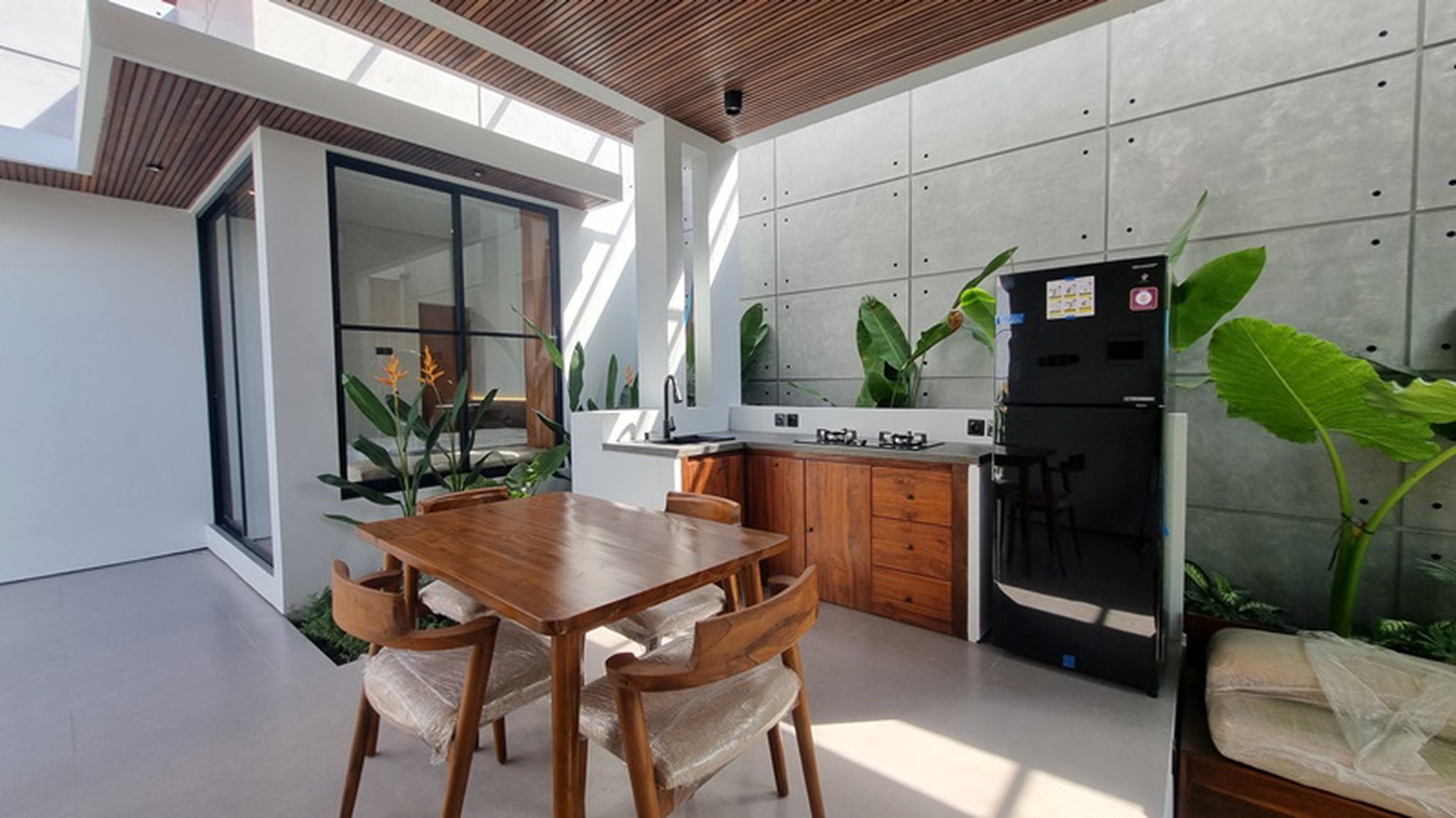 New Stylish 2-Bedroom Villa for Lease in the Heart of Seminyak