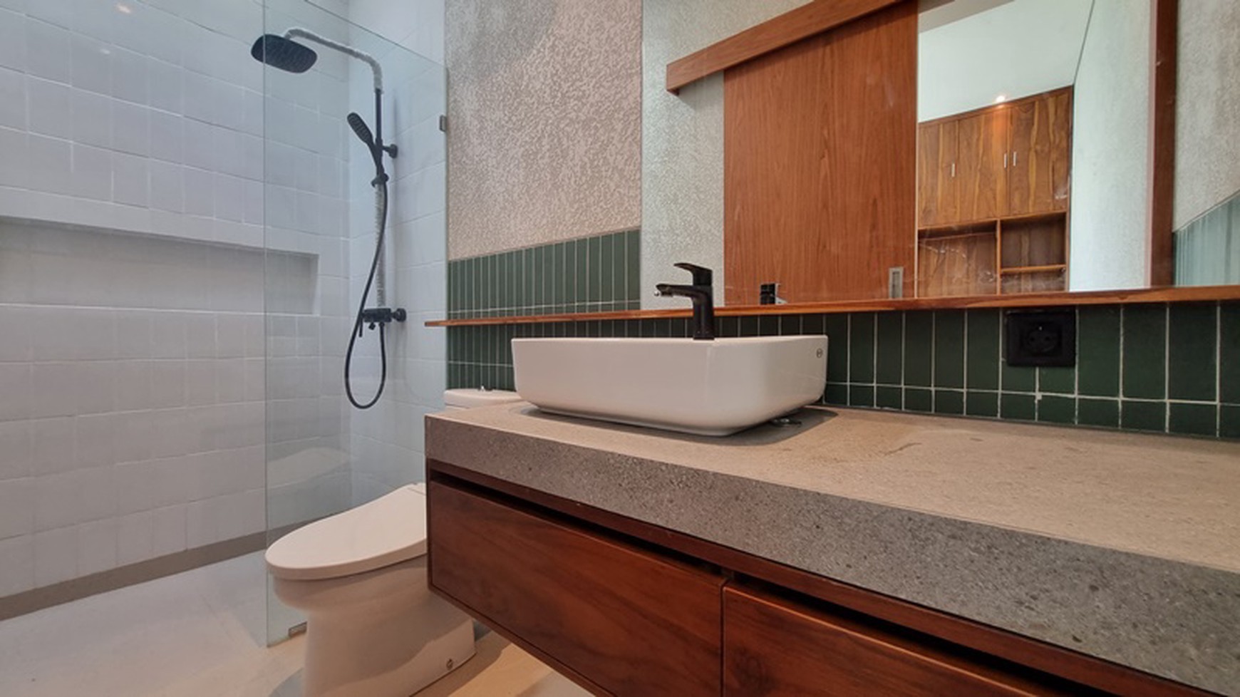 New Stylish 2-Bedroom Villa for Lease in the Heart of Seminyak