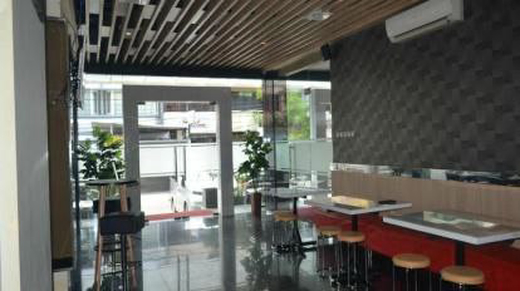 Dijual Gedung Ex Hotel Dekat Dengan Kawasan Bisnis dan Perkantoran di Jakarta Pusat