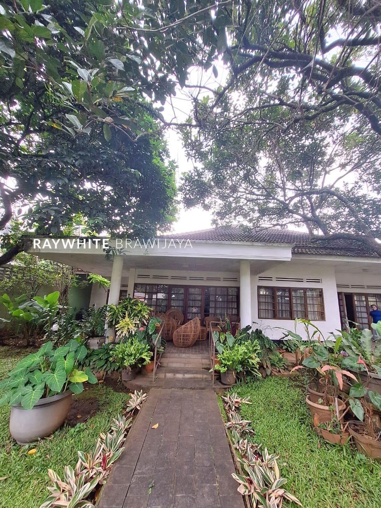 Rumah Bangunan 2 Lantai Lingkungan Tenang Area Sukajadi Bandung