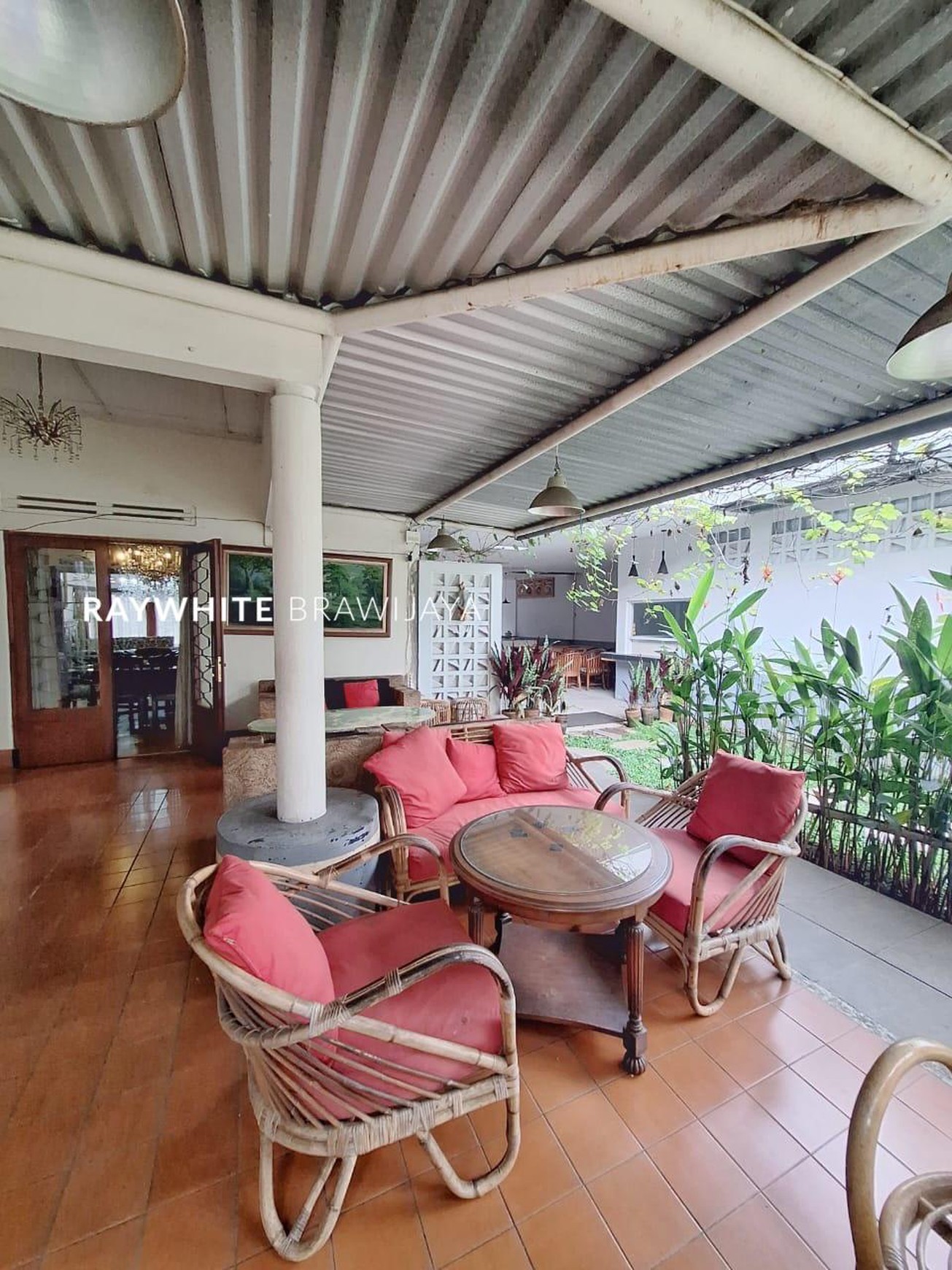 Rumah Bangunan 2 Lantai Lingkungan Tenang Area Sukajadi Bandung