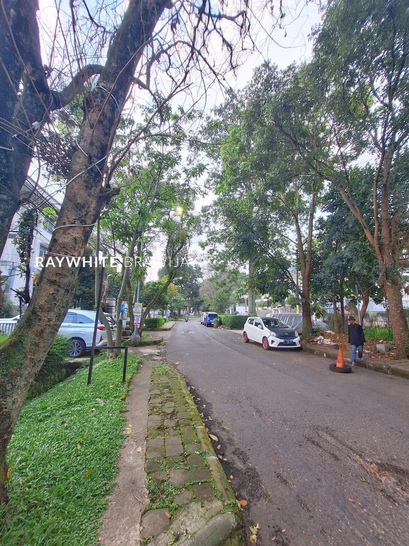 Rumah Bangunan 2 Lantai Lingkungan Tenang Area Sukajadi Bandung