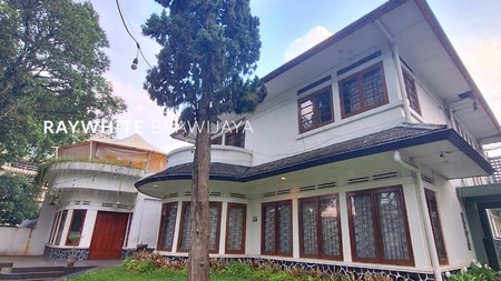 Rumah Bangunan 2 Lantai Lingkungan Tenang Area Sukajadi Bandung