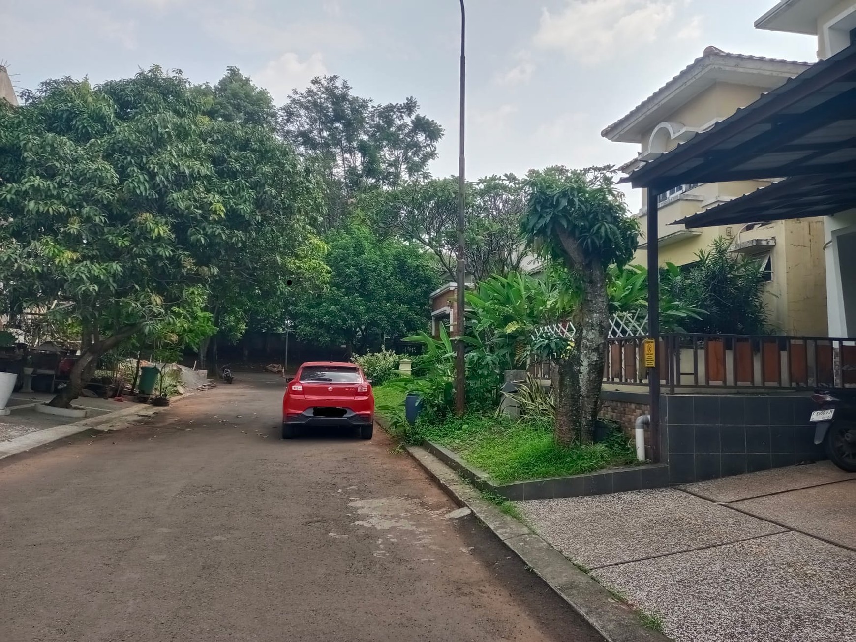 Rumah Saip Huni 3 Lantai di Legenda Wisata Cibubur   