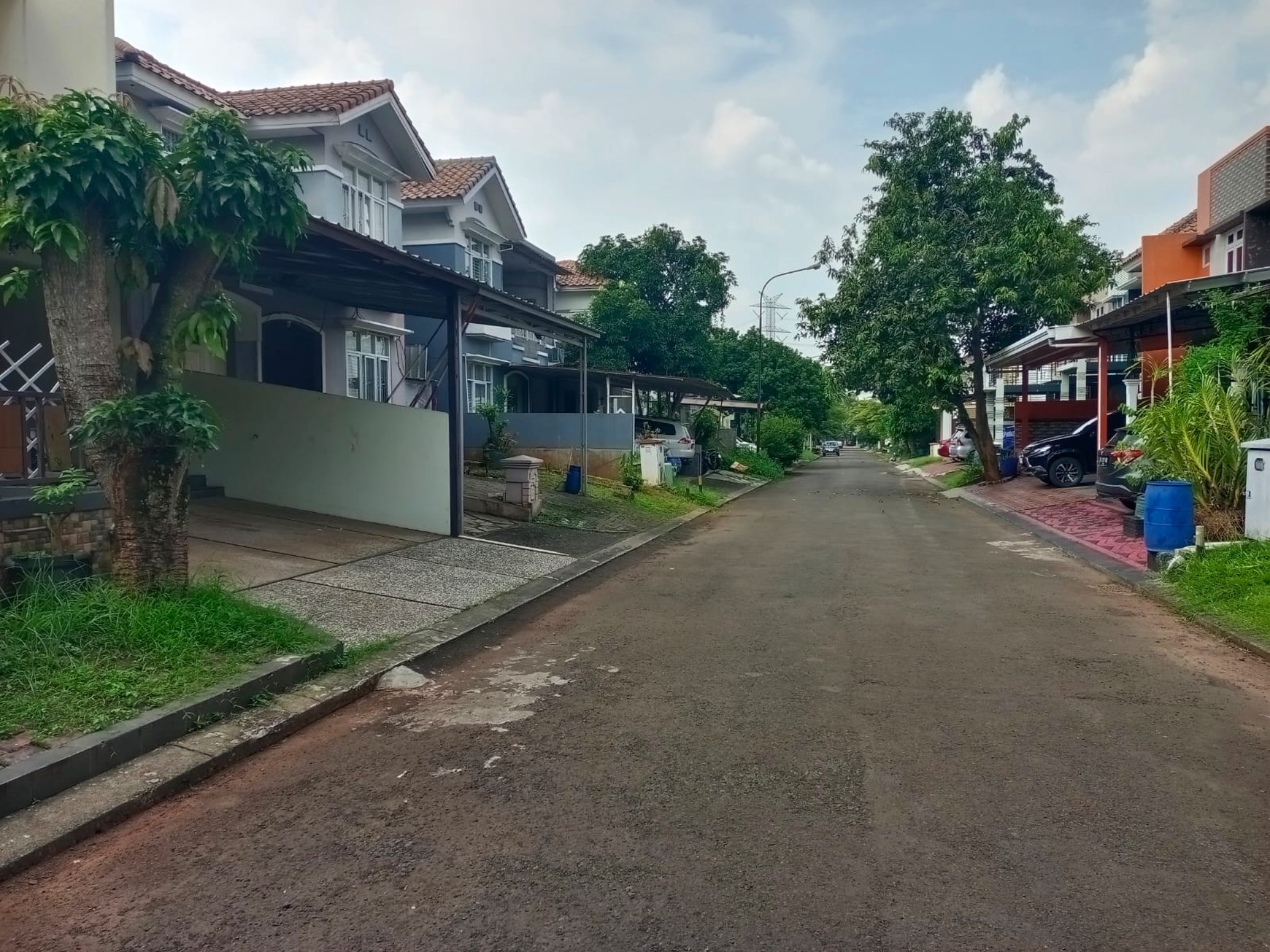 Rumah Saip Huni 3 Lantai di Legenda Wisata Cibubur   