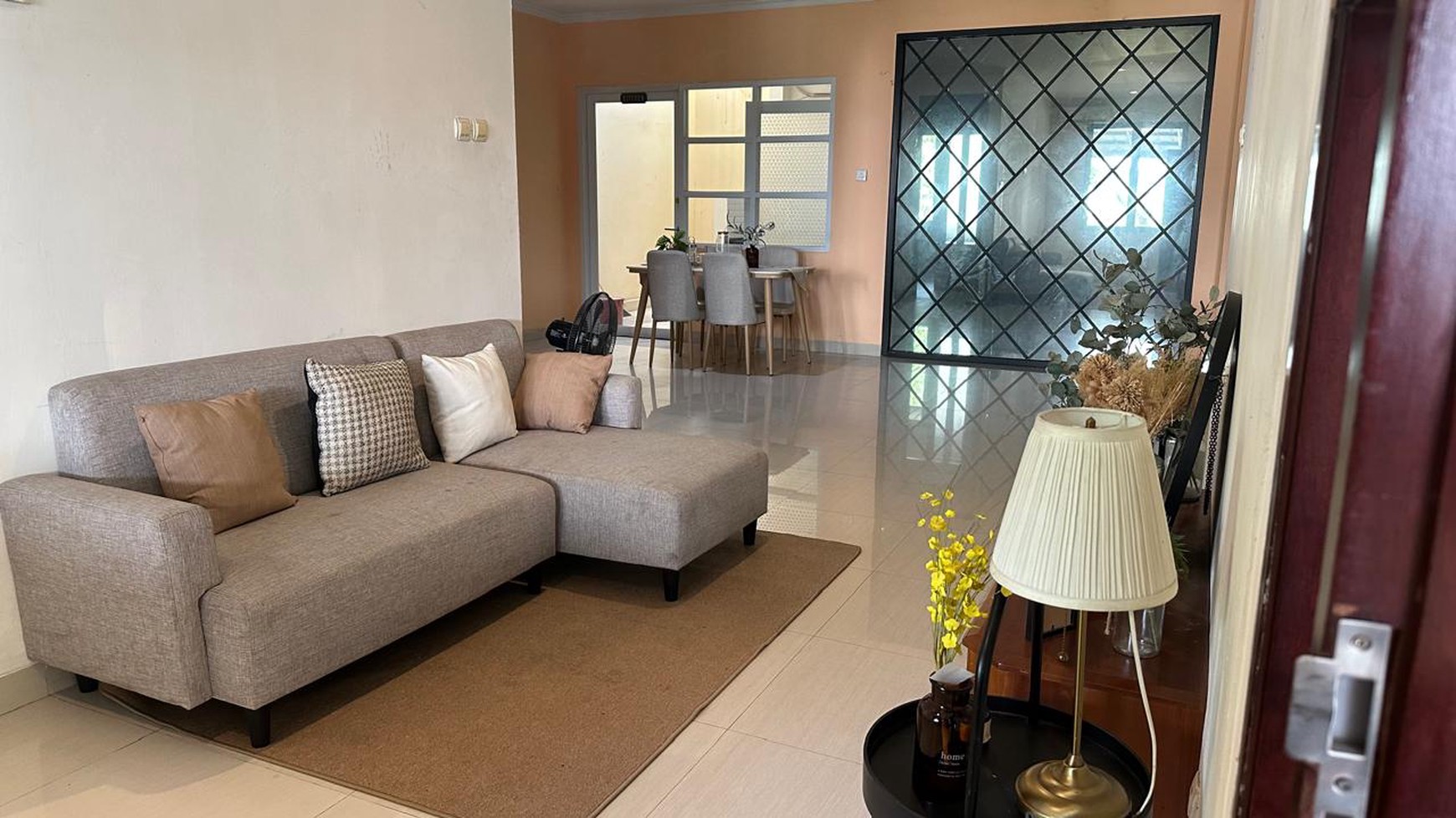 Rumah Saip Huni 3 Lantai di Legenda Wisata Cibubur   