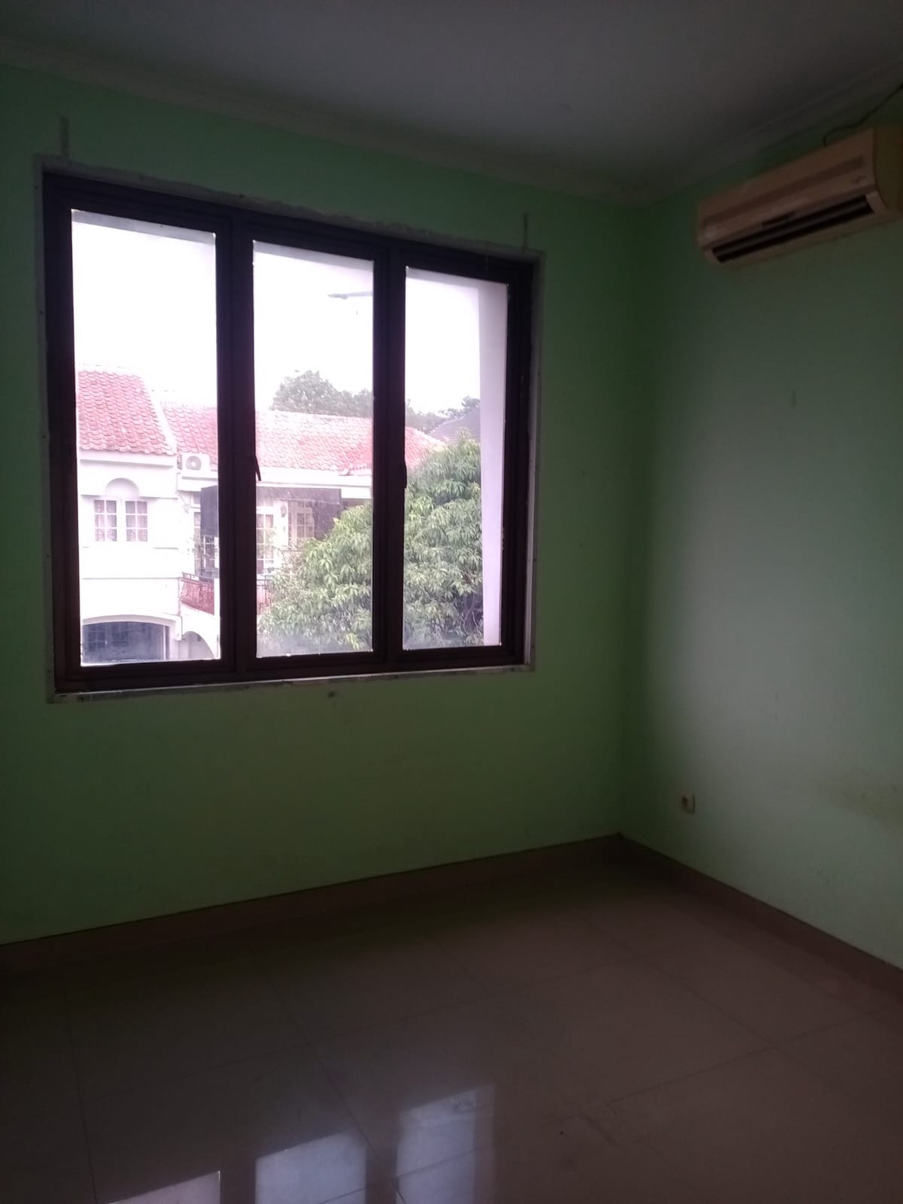 Rumah Saip Huni 3 Lantai di Legenda Wisata Cibubur   