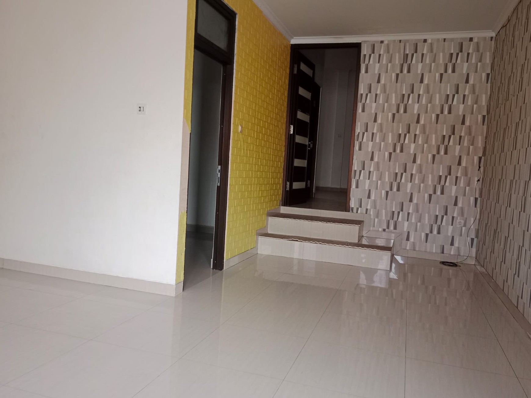 Rumah Saip Huni 3 Lantai di Legenda Wisata Cibubur   