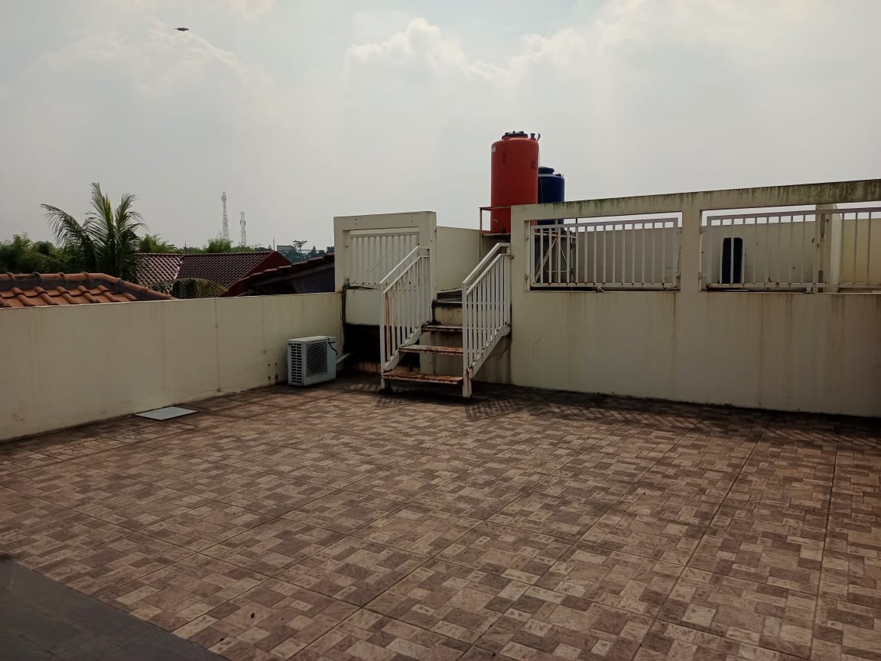 Rumah Saip Huni 3 Lantai di Legenda Wisata Cibubur   