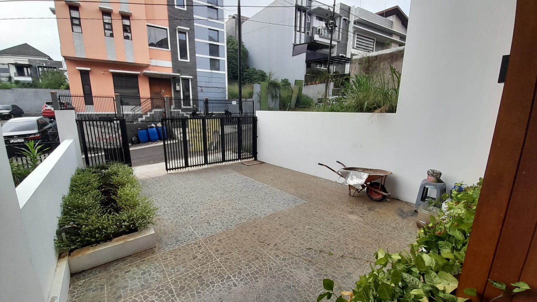 Rumah Baru Minimalis Modern di Komplek Puri Syailendra Sayap Surya Sumantri