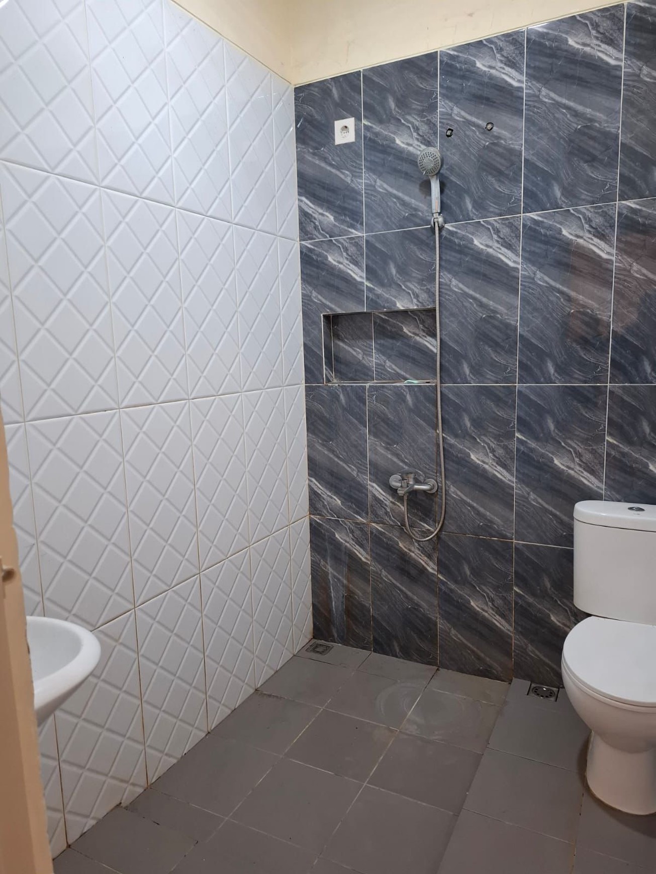 Disewa rumah siap huni serpong city paradise tangerang strategis rapih terawat