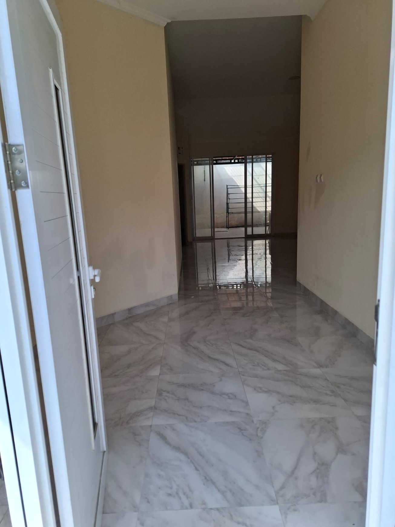 Disewa rumah siap huni serpong city paradise tangerang strategis rapih terawat