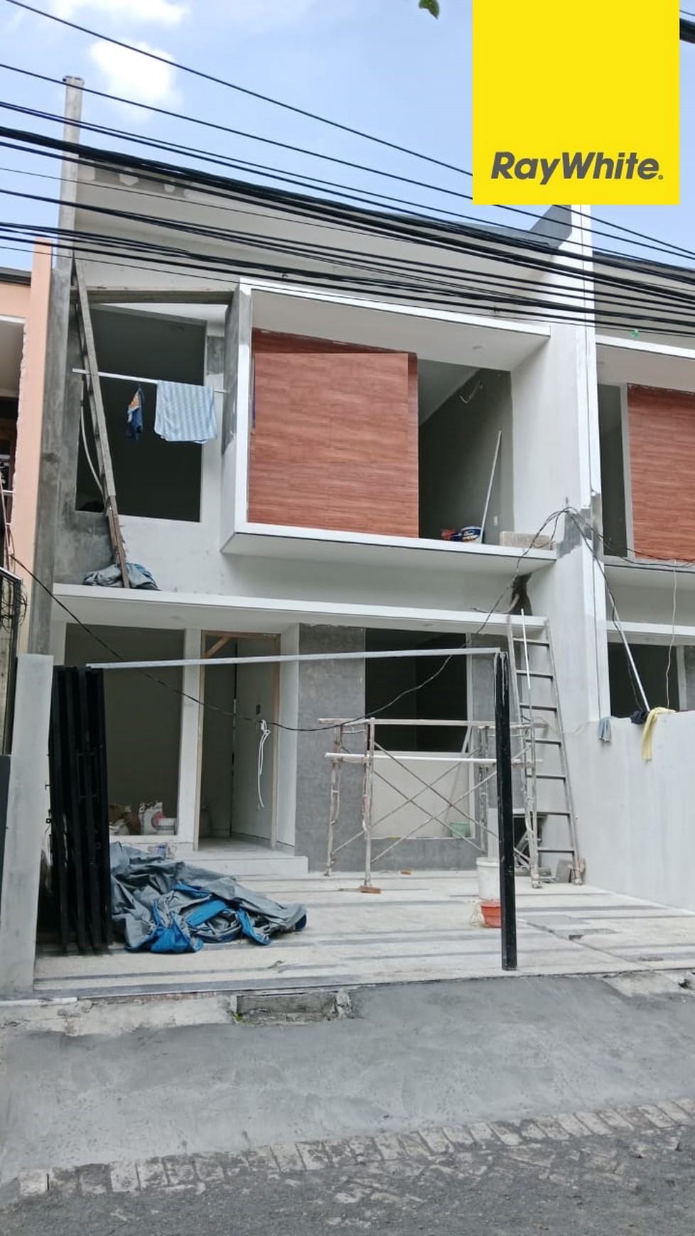 Dijual Rumah 2 lantai di Kutisari Indah Utara Surabaya