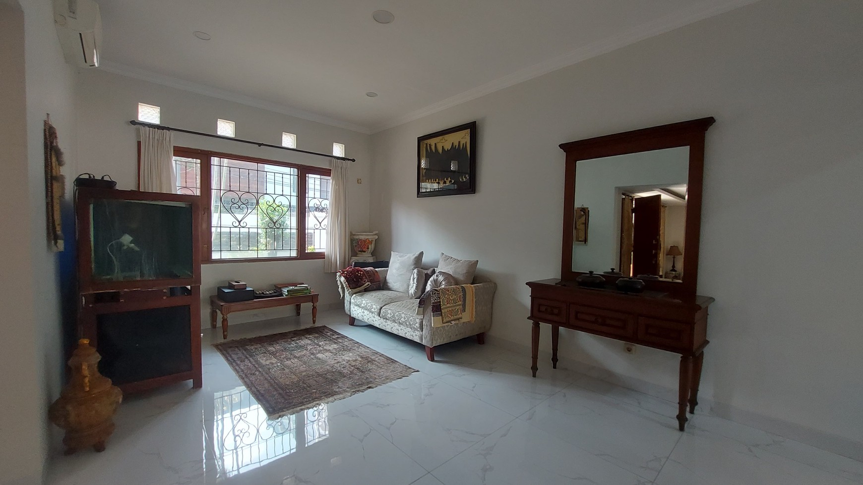 Rumah Super Strategis Dengan Kolam Renang Siap Huni di Kebayoran Baru