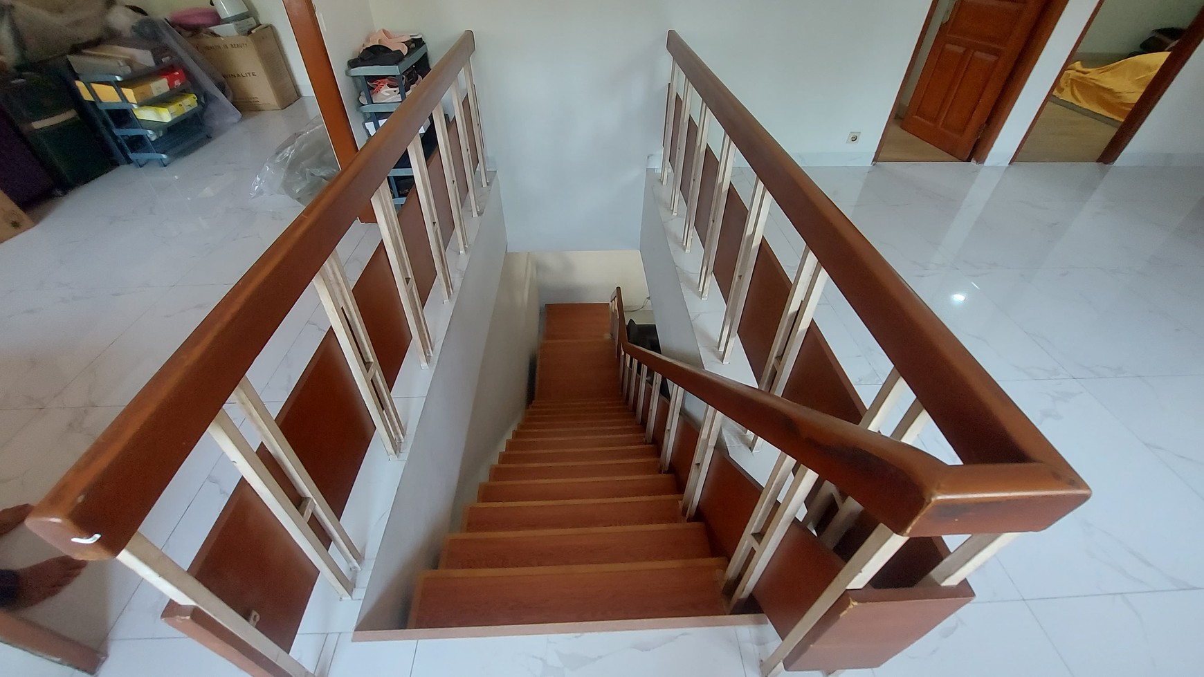 Rumah Super Strategis Dengan Kolam Renang Siap Huni di Kebayoran Baru