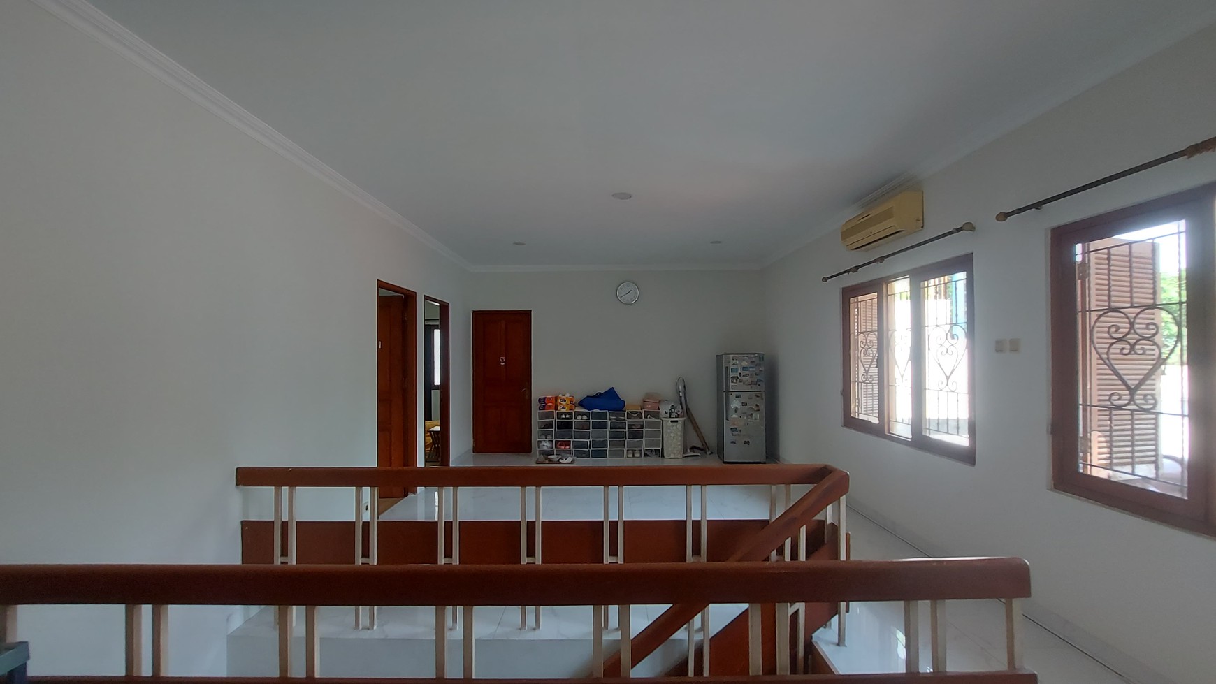 Rumah Super Strategis Dengan Kolam Renang Siap Huni di Kebayoran Baru