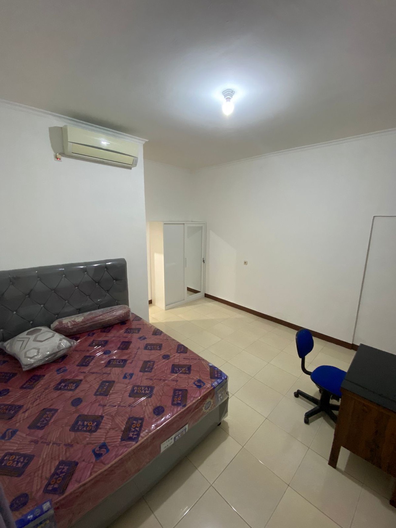 Dijual Cepat Rumah Kosan 2 Lantai Bonus 1 Unit AC 1 PK di Menteng Dalam