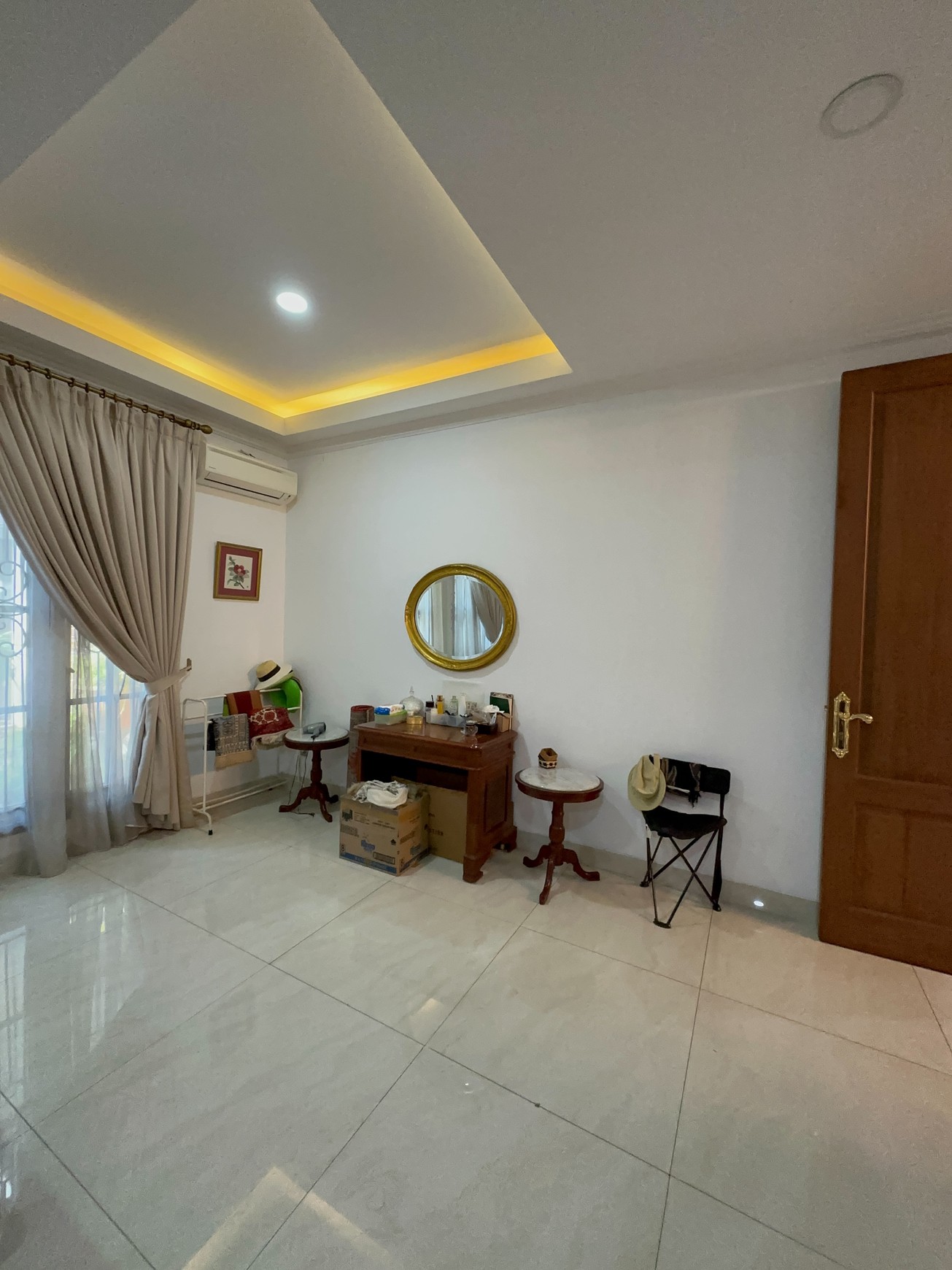 Rumah dijual semi furnished Cinere