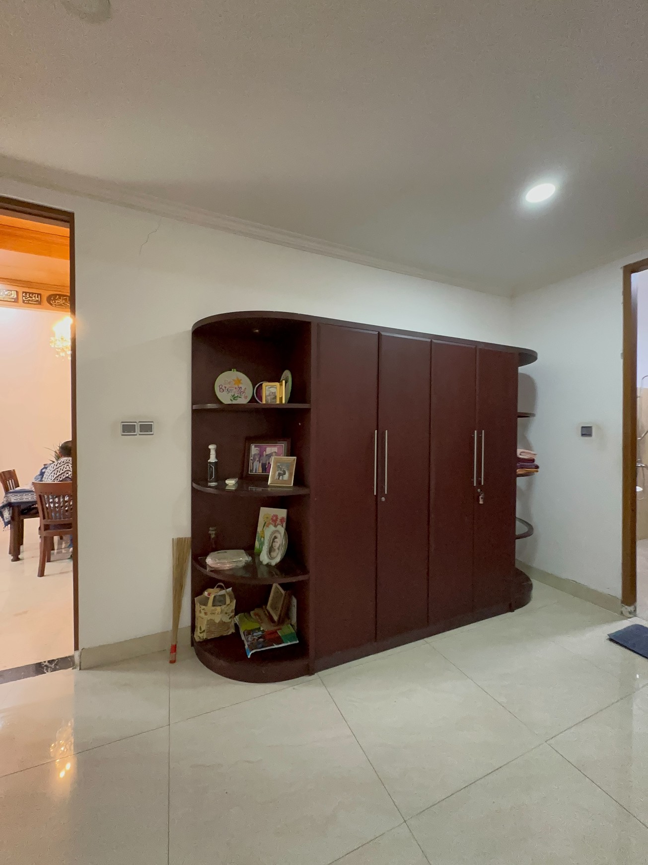Rumah dijual semi furnished Cinere