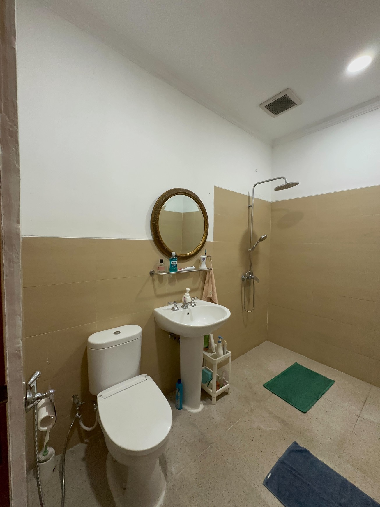Rumah dijual semi furnished Cinere