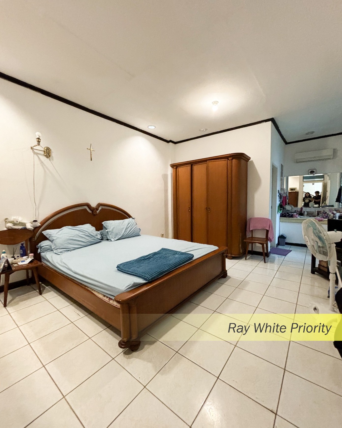 RUMAH MEWAH DI KAWASAN ELITE PONDOK INDAH, JAKARTA SELATAN.