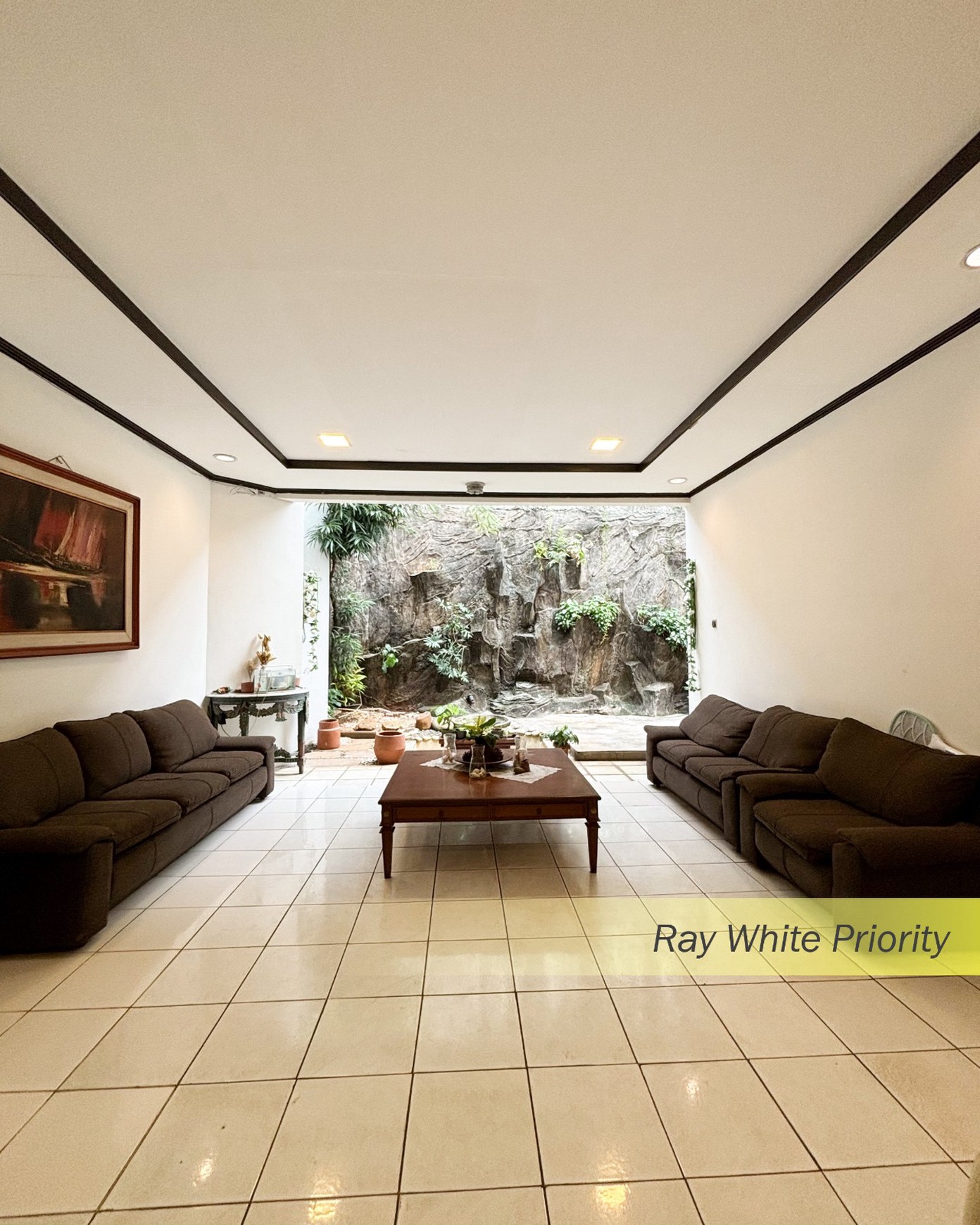 RUMAH MEWAH DI KAWASAN ELITE PONDOK INDAH, JAKARTA SELATAN.