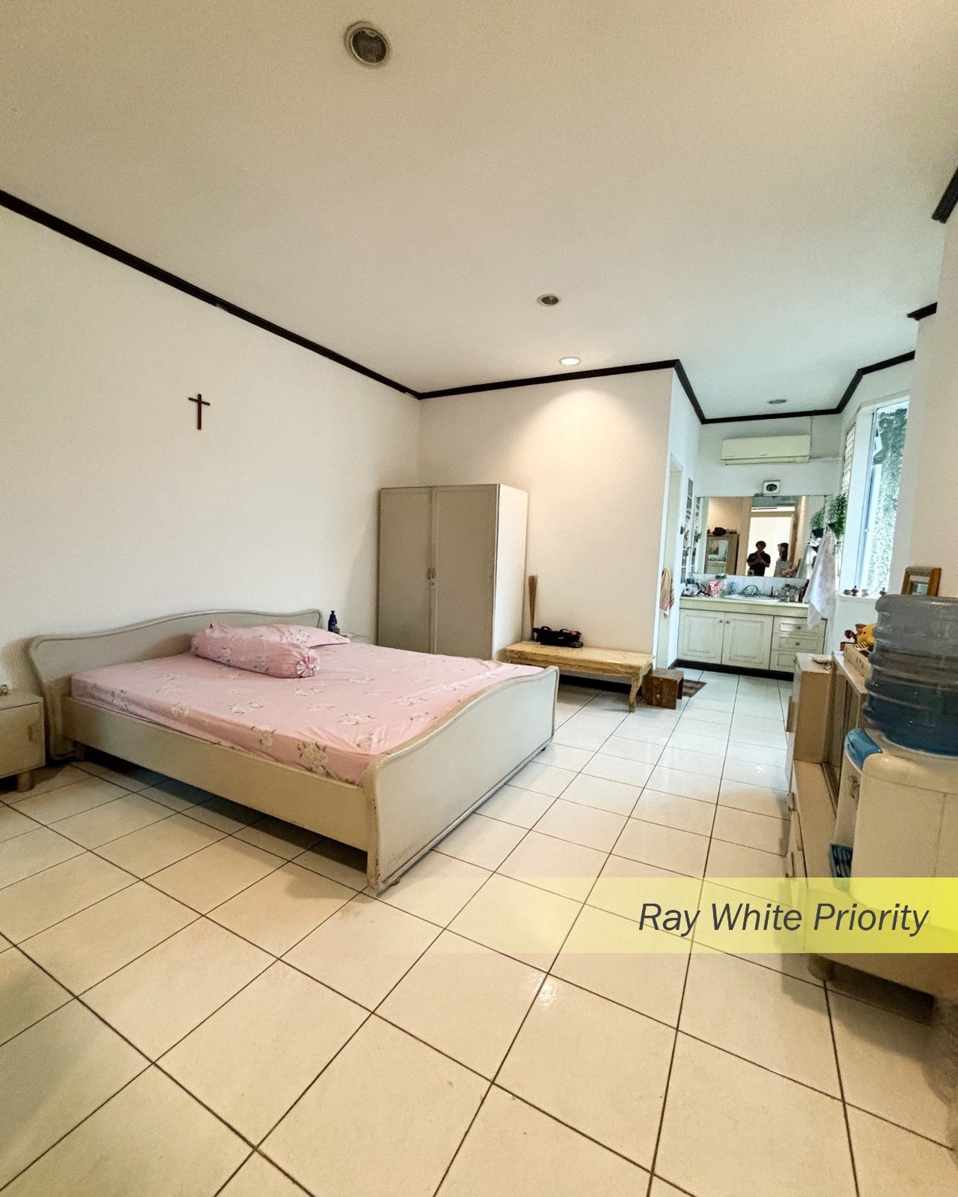 RUMAH MEWAH DI KAWASAN ELITE PONDOK INDAH, JAKARTA SELATAN.