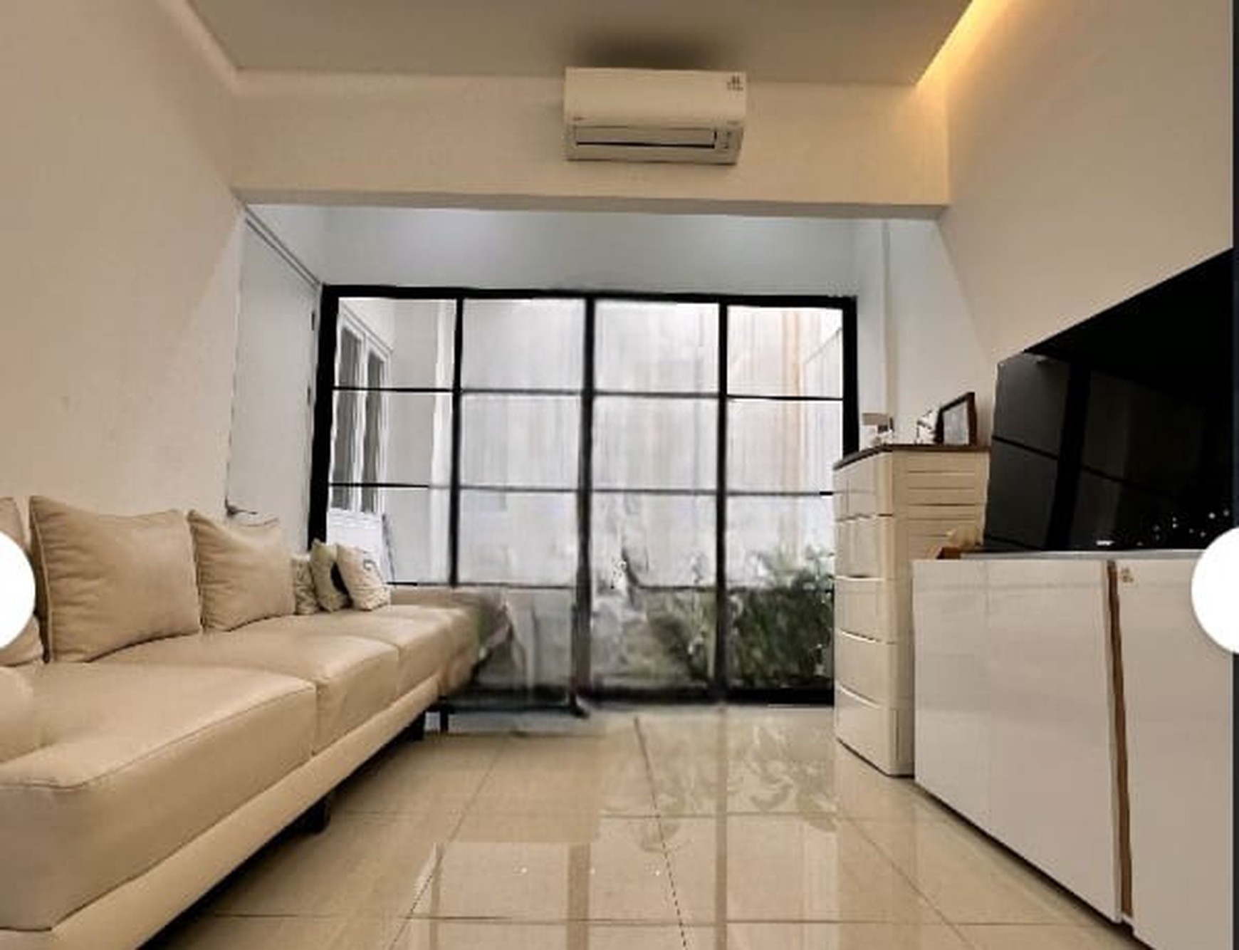 Di Jual Rumah 2 lantai Di perumahan grand matoa dengan desain modern yang memukau