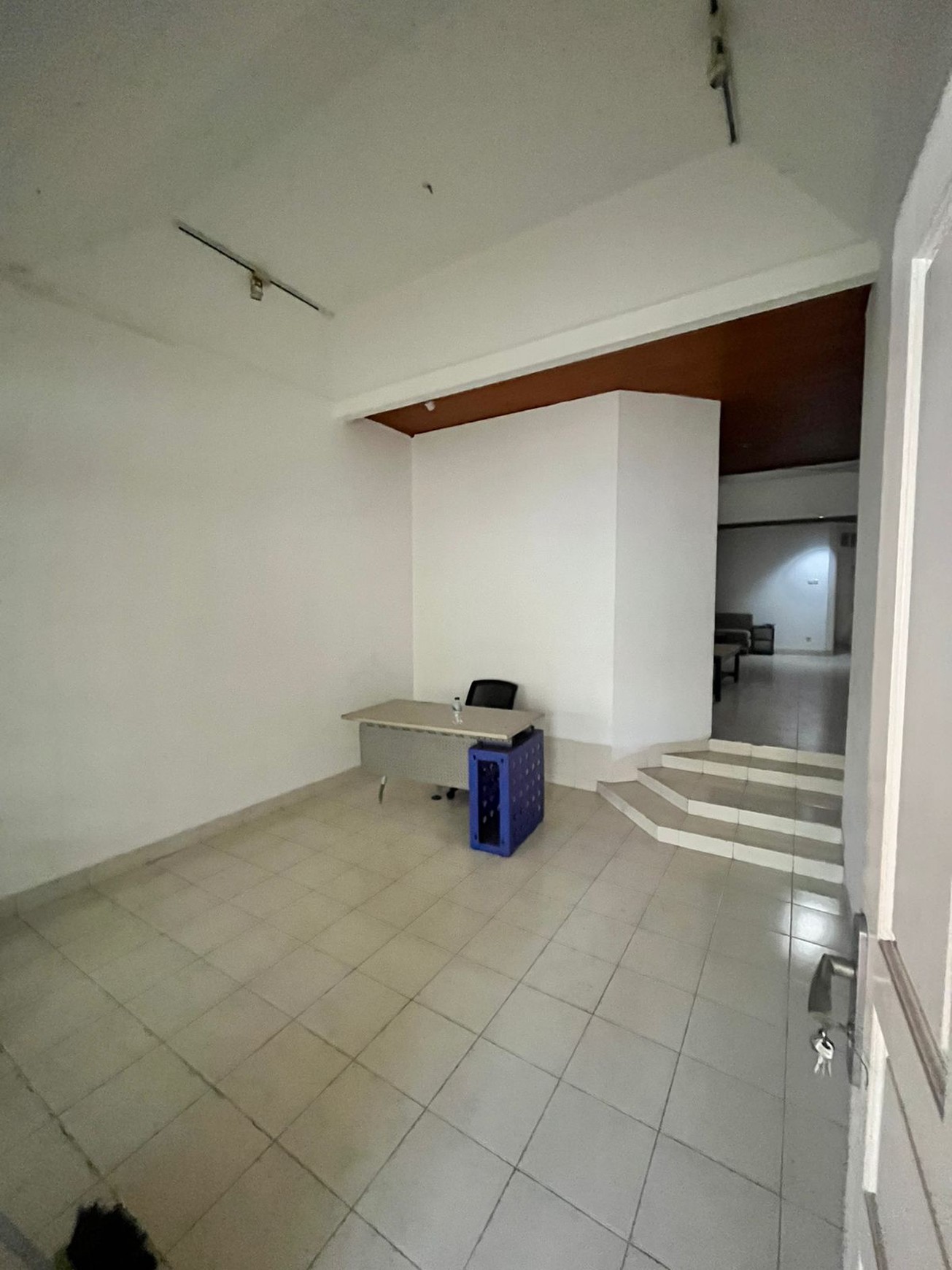 Disewakan rumah dalam komplek di lebak bulus dekat stasiun MRT. Bisa untuk kantor