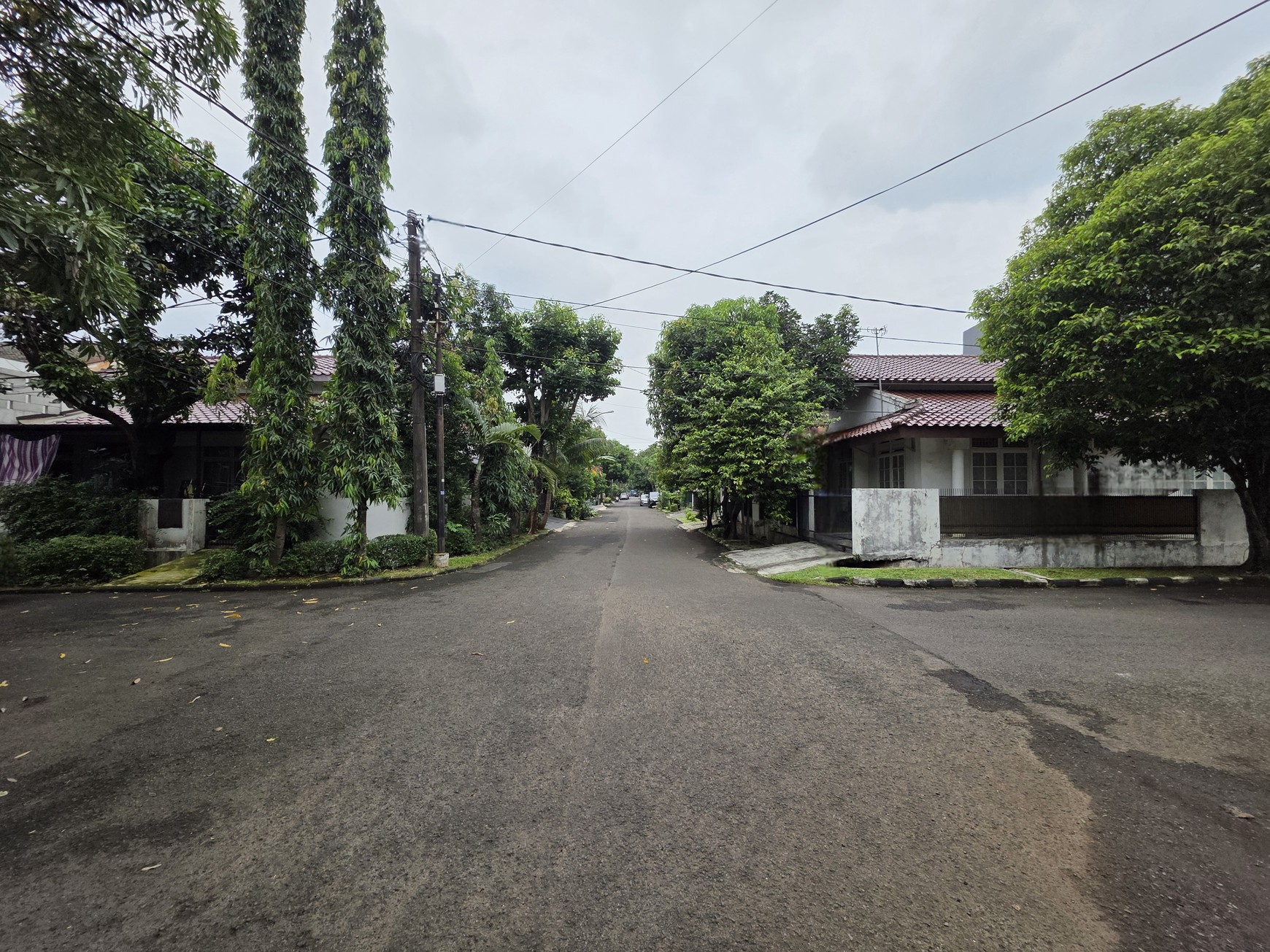 Rumah Bagus Siap Huni dan Asri di Maleo, Bintaro Jaya Sektor 9