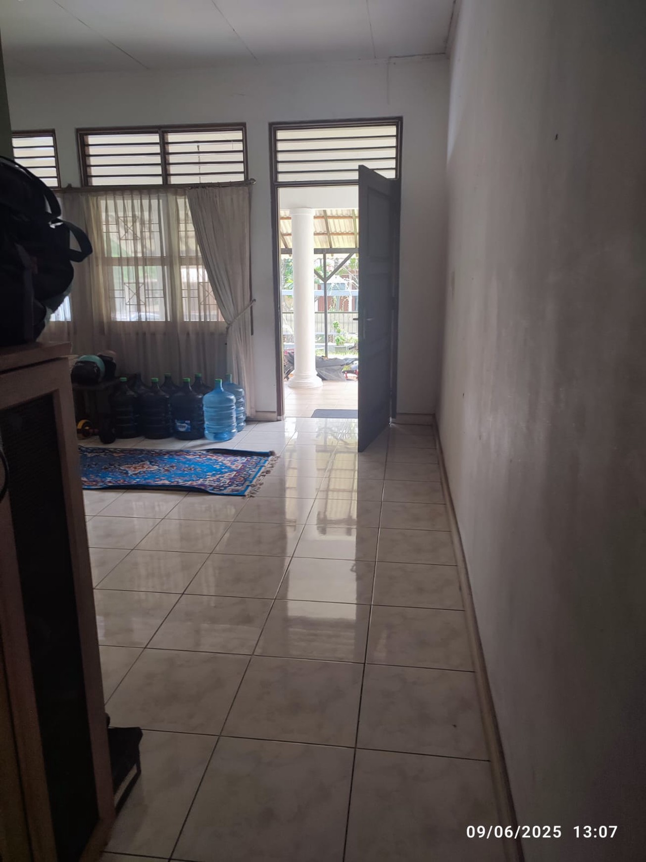 Dijual rumah dalam komplek yang tenang dan rapi