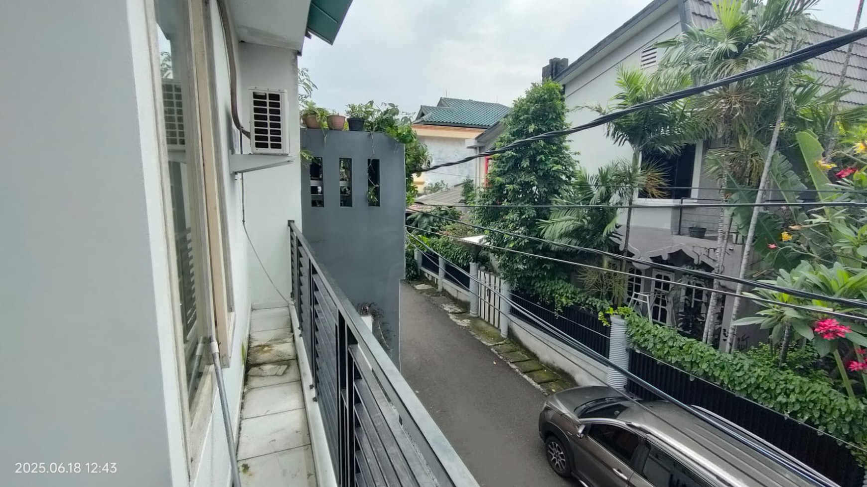 Rumah 2 1/2 Lantai di Duren Sawit Jaktim
