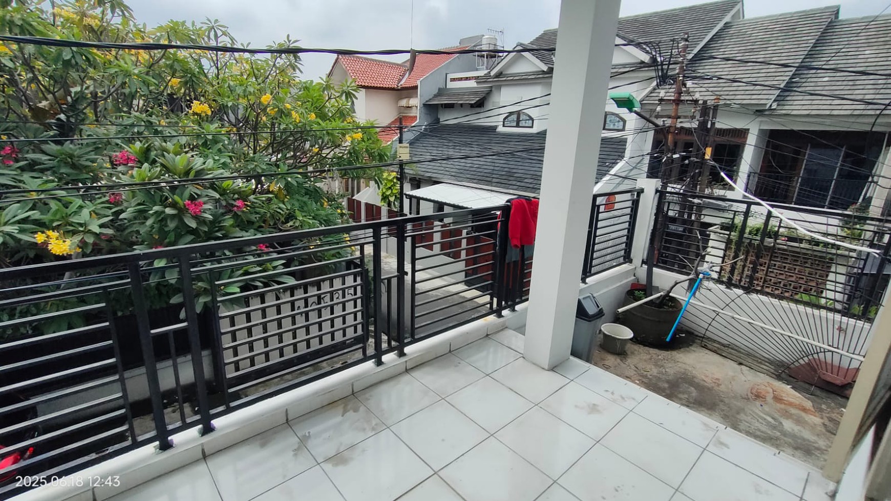 Rumah 2 1/2 Lantai di Duren Sawit Jaktim