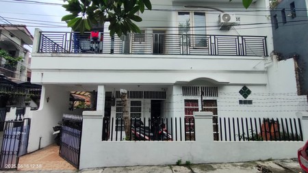 Rumah 2 1/2 Lantai di Duren Sawit Jaktim
