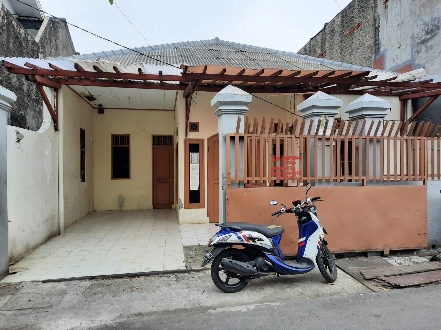 Rumah Hitung Tanah Bonus Kontrakan 13 Pintu Lokasi Strategis di Karet Kuningan