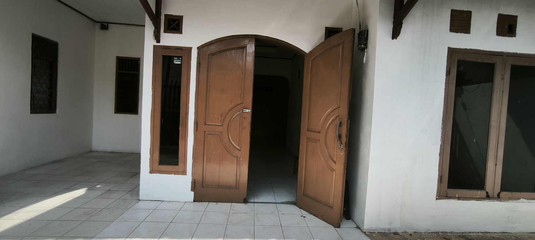 Rumah Hitung Tanah Bonus Kontrakan 13 Pintu Lokasi Strategis di Karet Kuningan